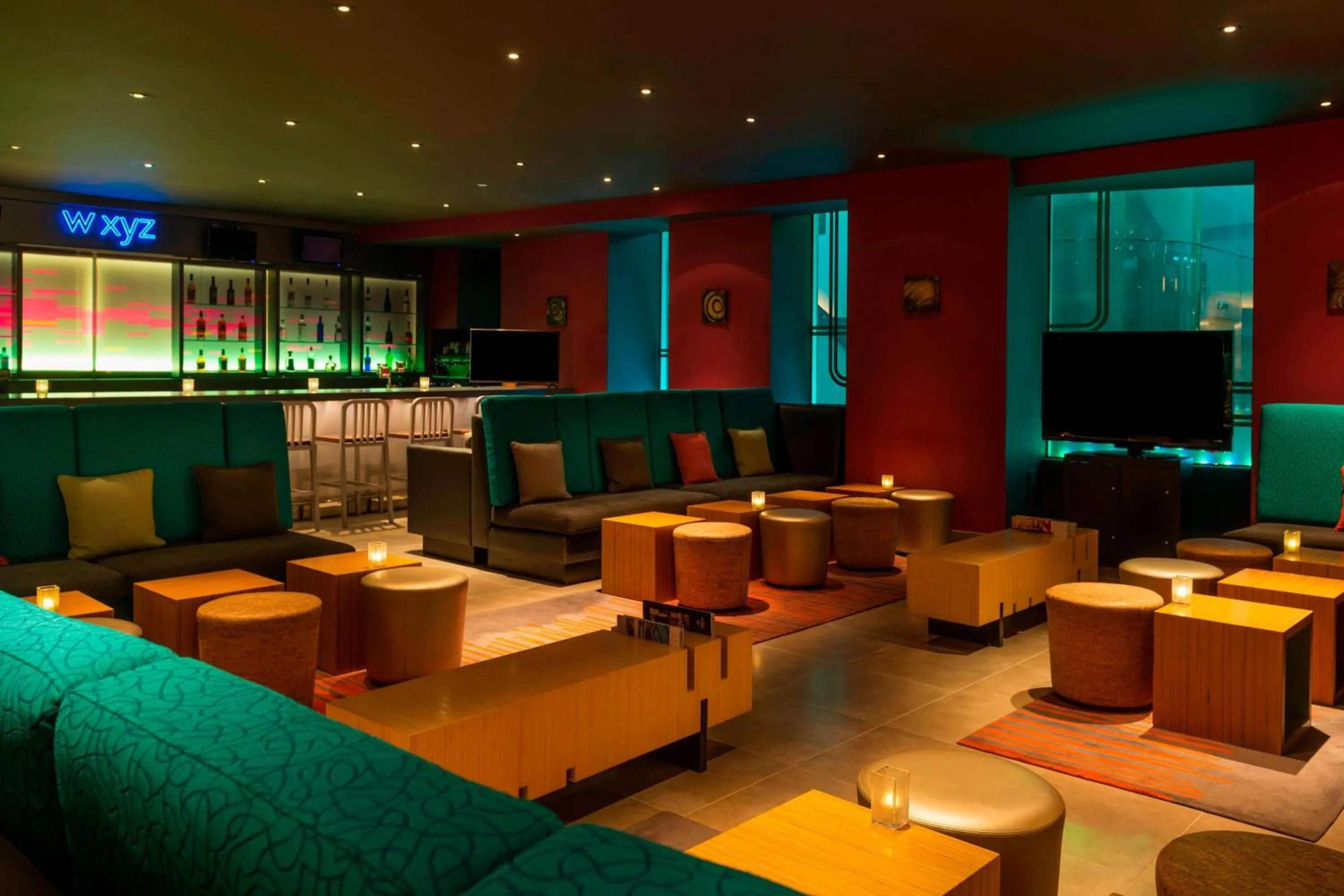 Lounge or bar in Aloft Abu Dhabi