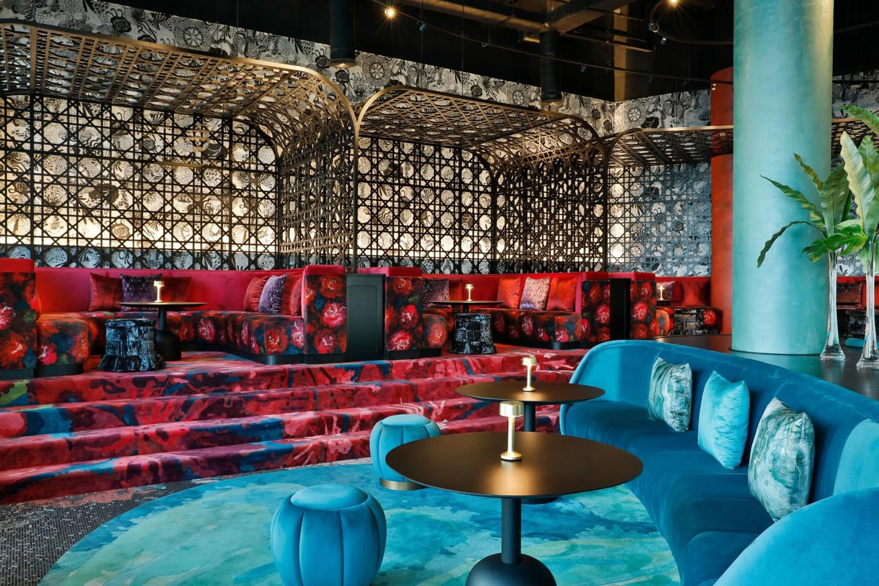 Lounge or bar in W Abu Dhabi - Yas Island