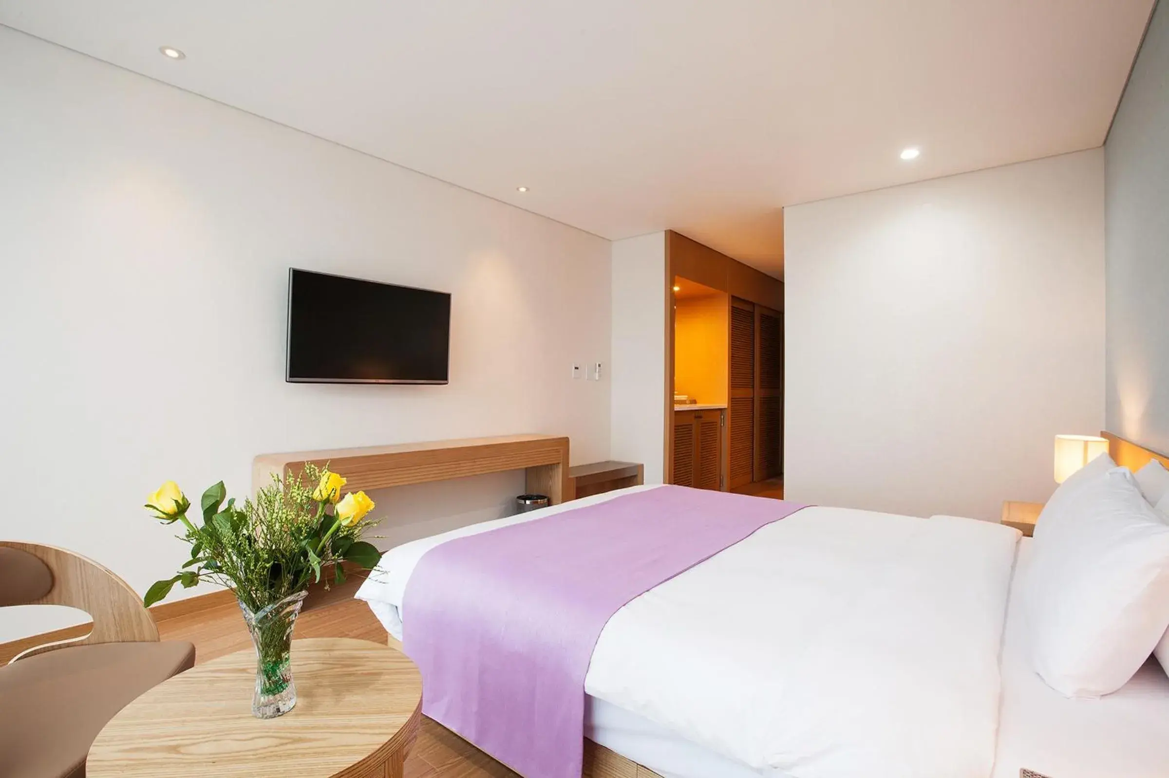 Deluxe Double Room with Sea View in YOUUS Hotel Deluxe Double Room with Sea View in YOUUS Hotel