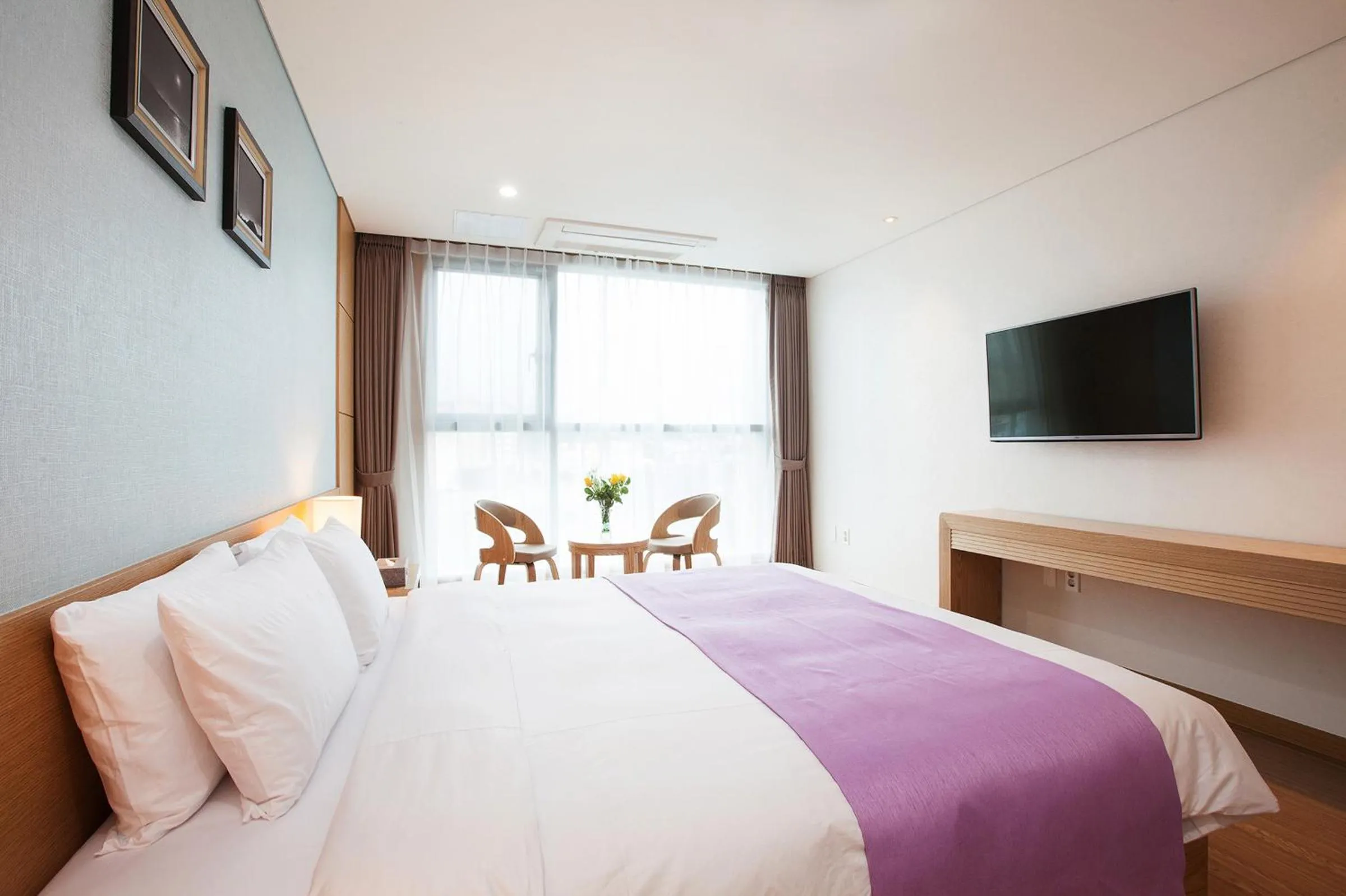 Bedroom, Bed in YOUUS Hotel