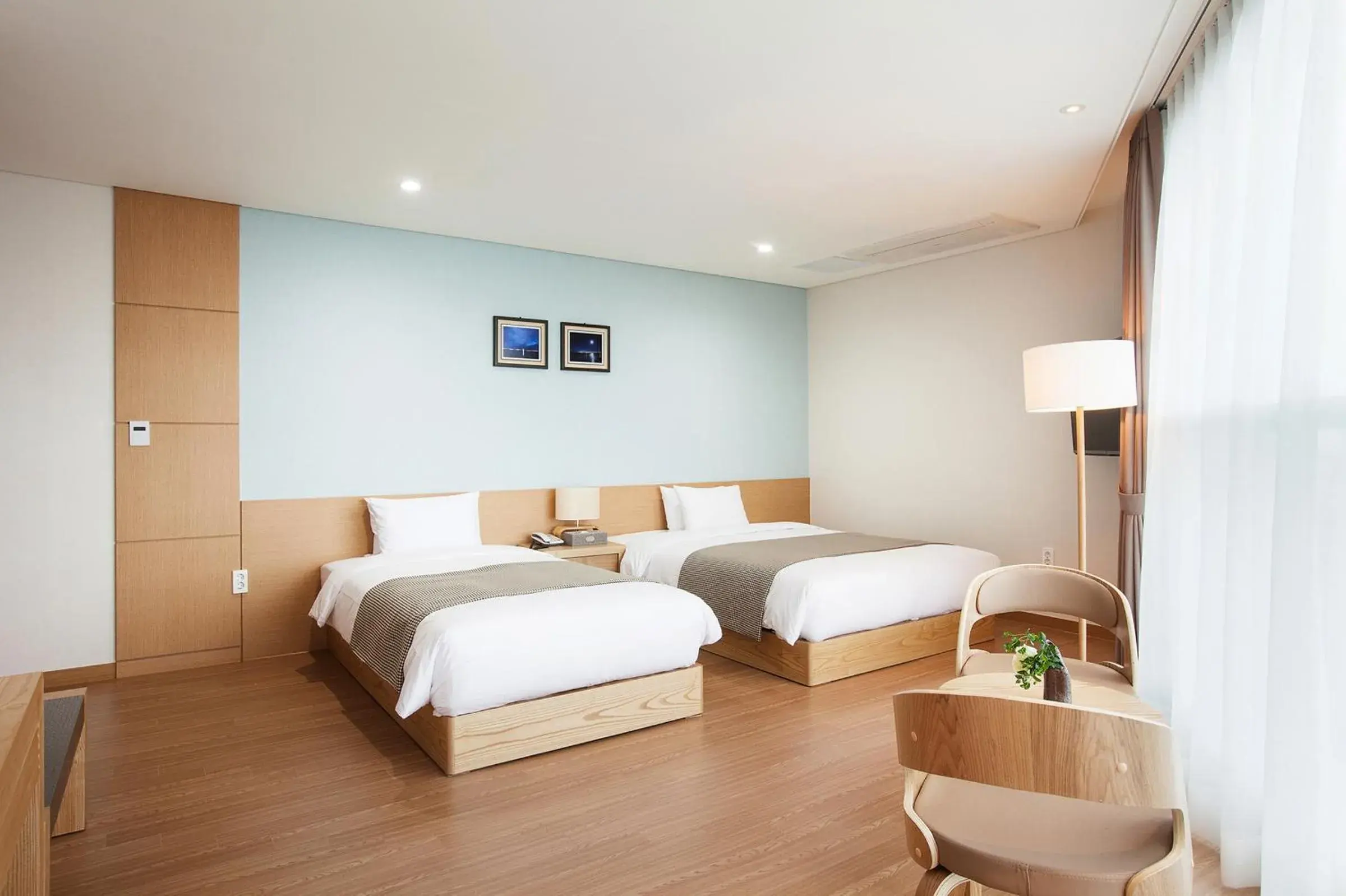 Corner Suite in YOUUS Hotel Corner Suite in YOUUS Hotel