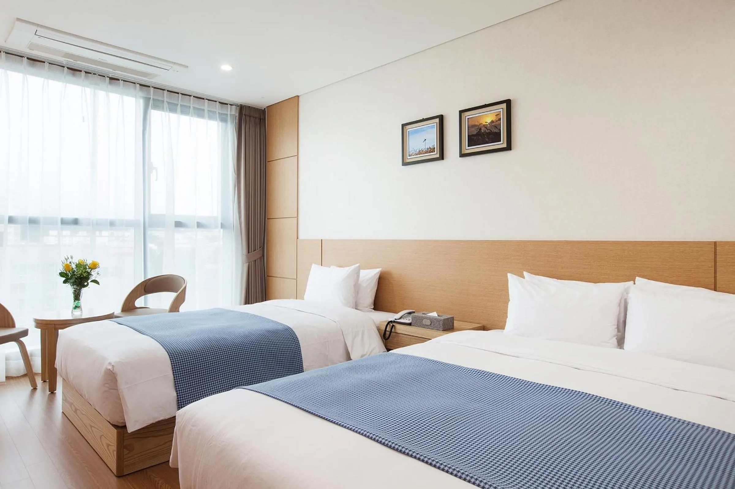 Bedroom, Bed in YOUUS Hotel