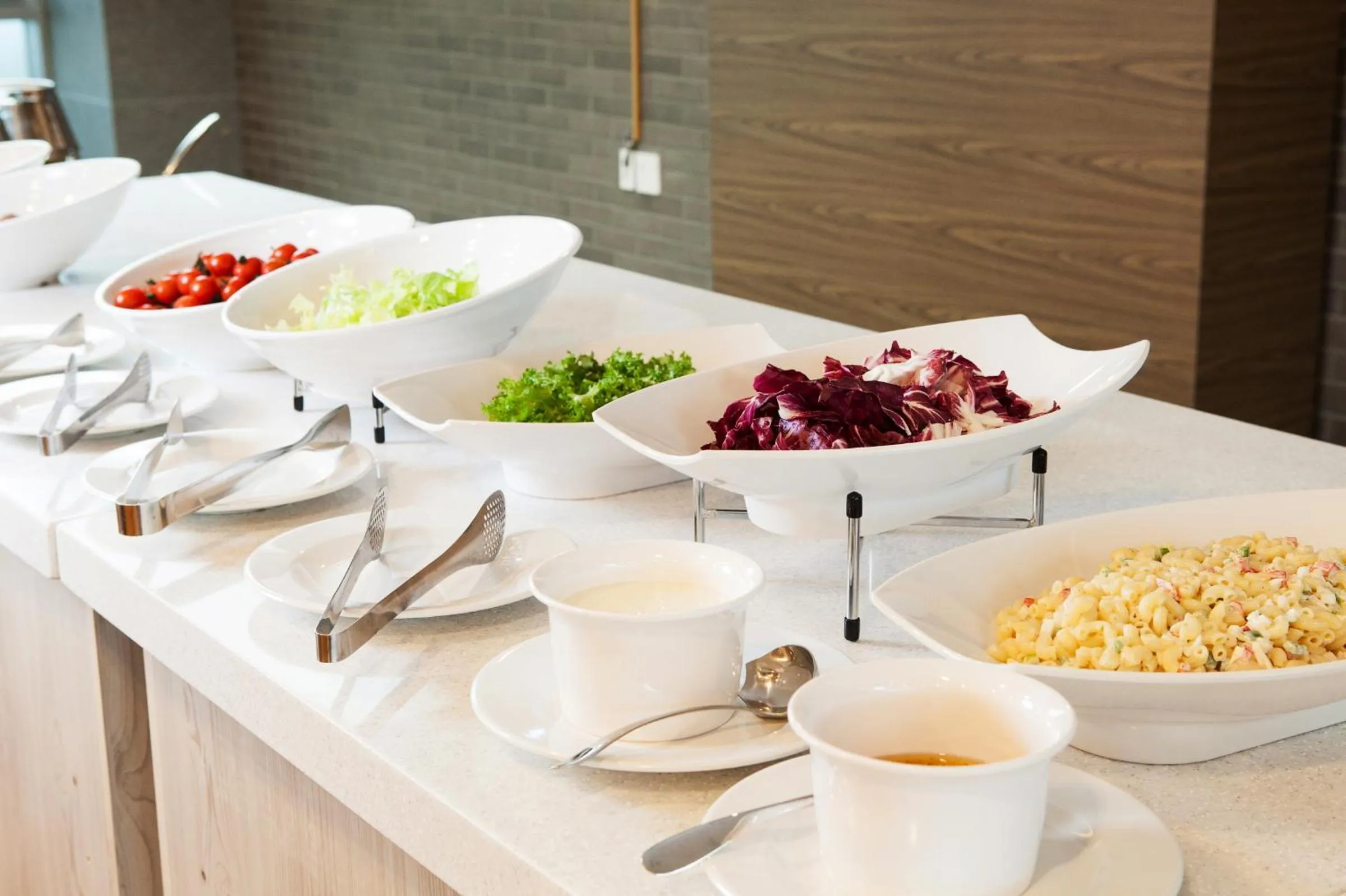 Restaurant/places to eat in YOUUS Hotel