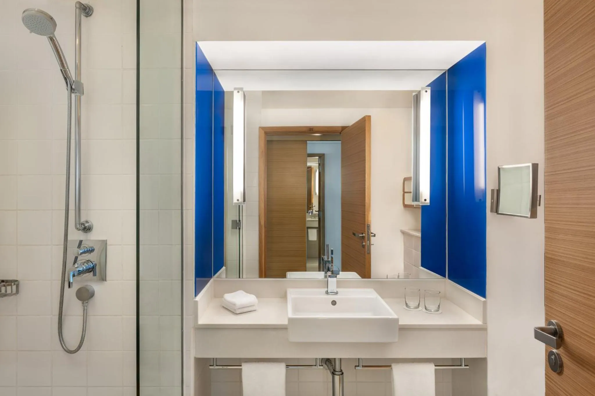 Photo of the whole room in Yas Plaza Bay by IHG