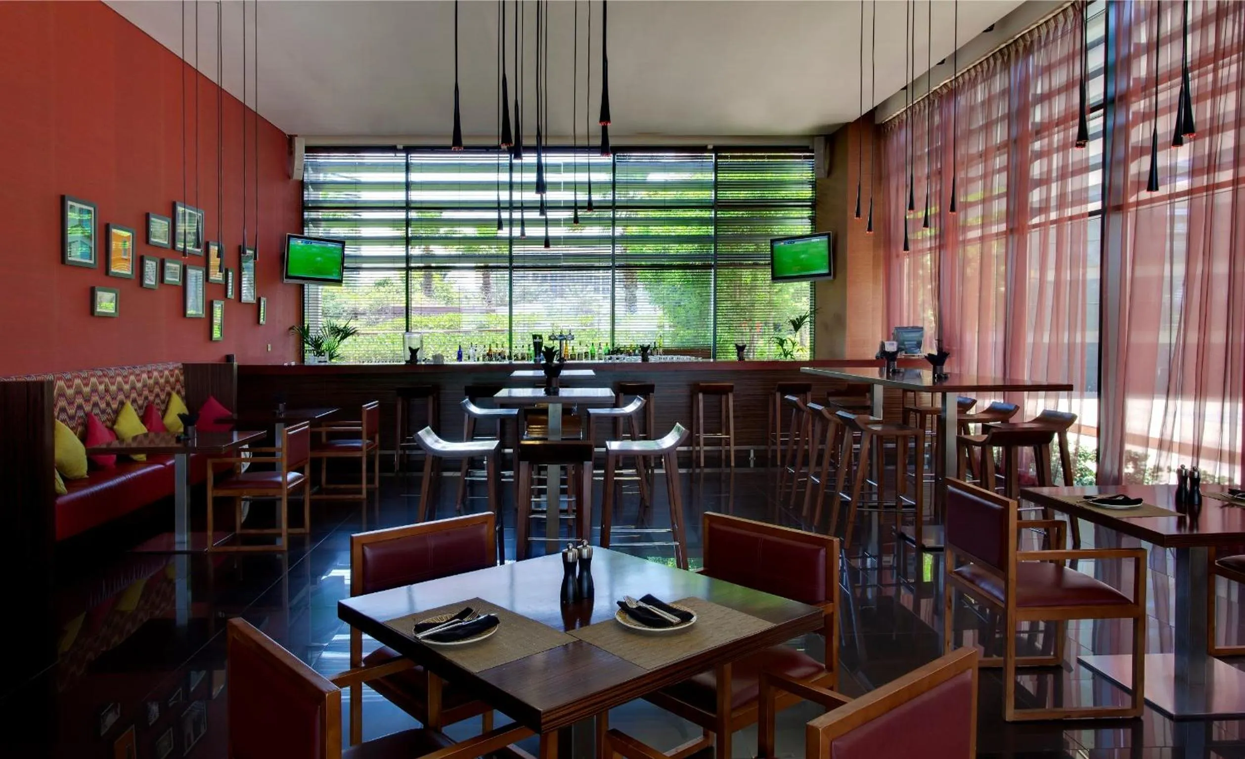 Restaurant/places to eat in Park Inn by Radisson Abu Dhabi Yas Island