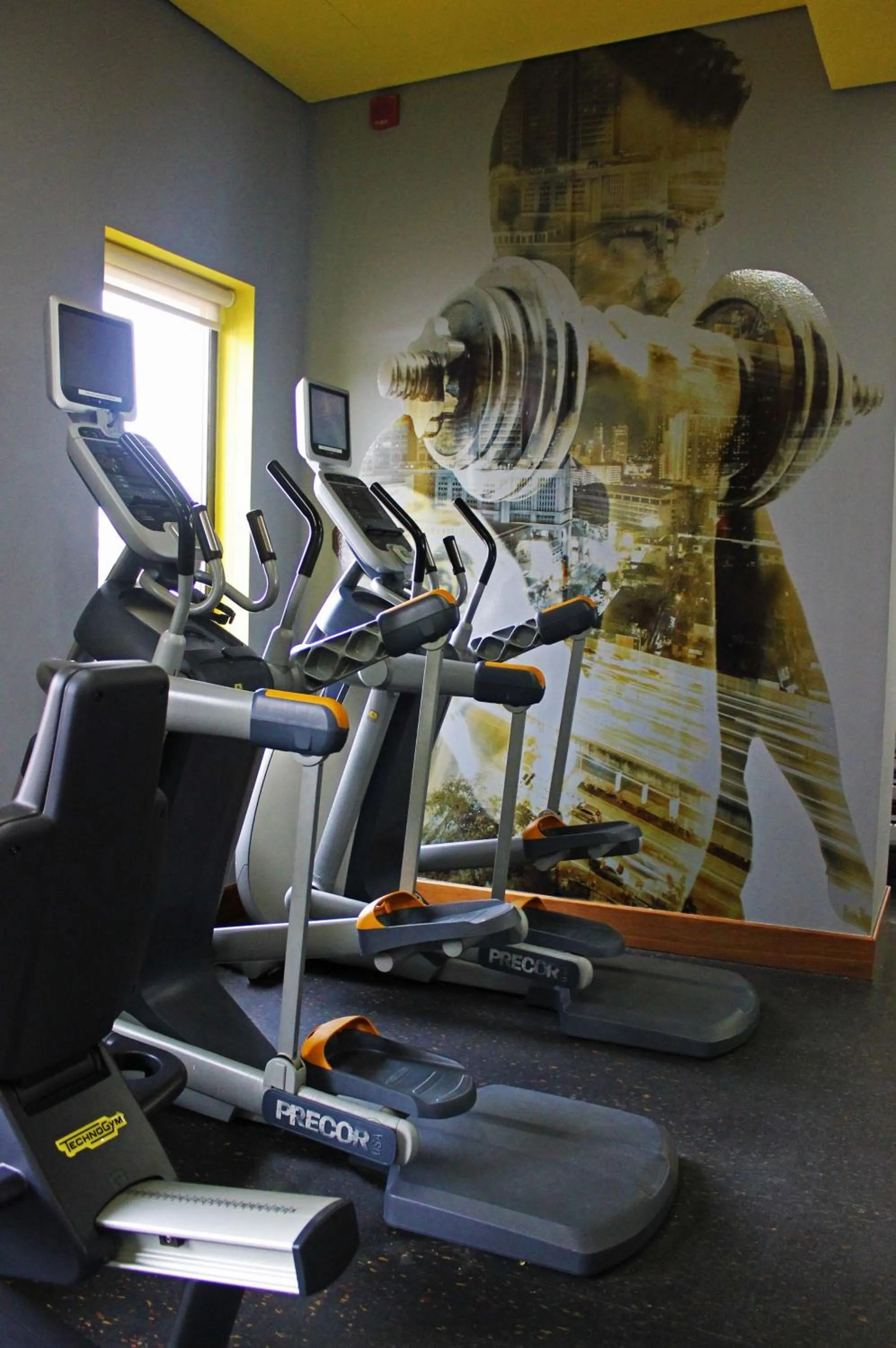 Fitness centre/facilities in Park Inn by Radisson Abu Dhabi Yas Island