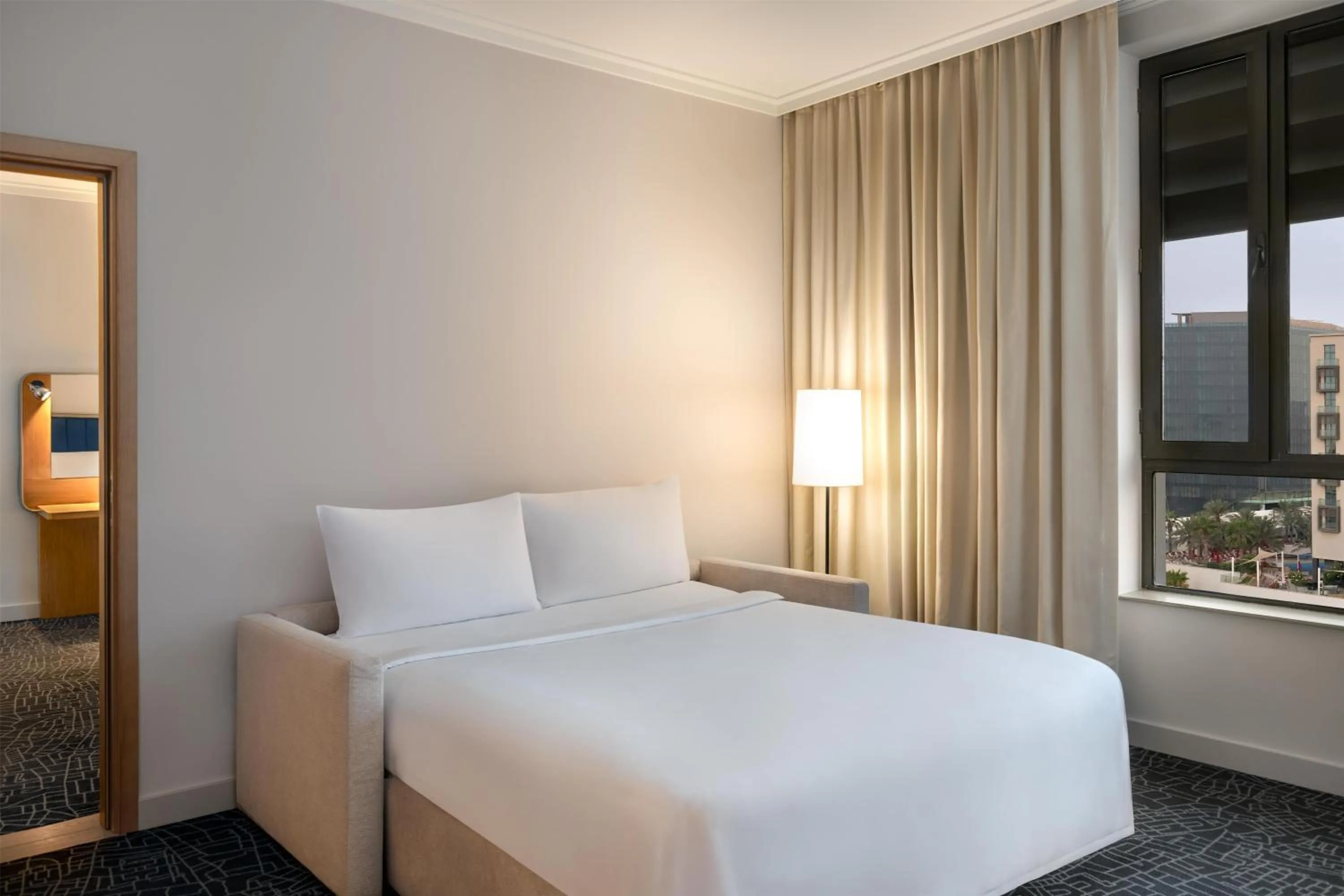 Property building, Bed in Park Inn by Radisson Abu Dhabi Yas Island
