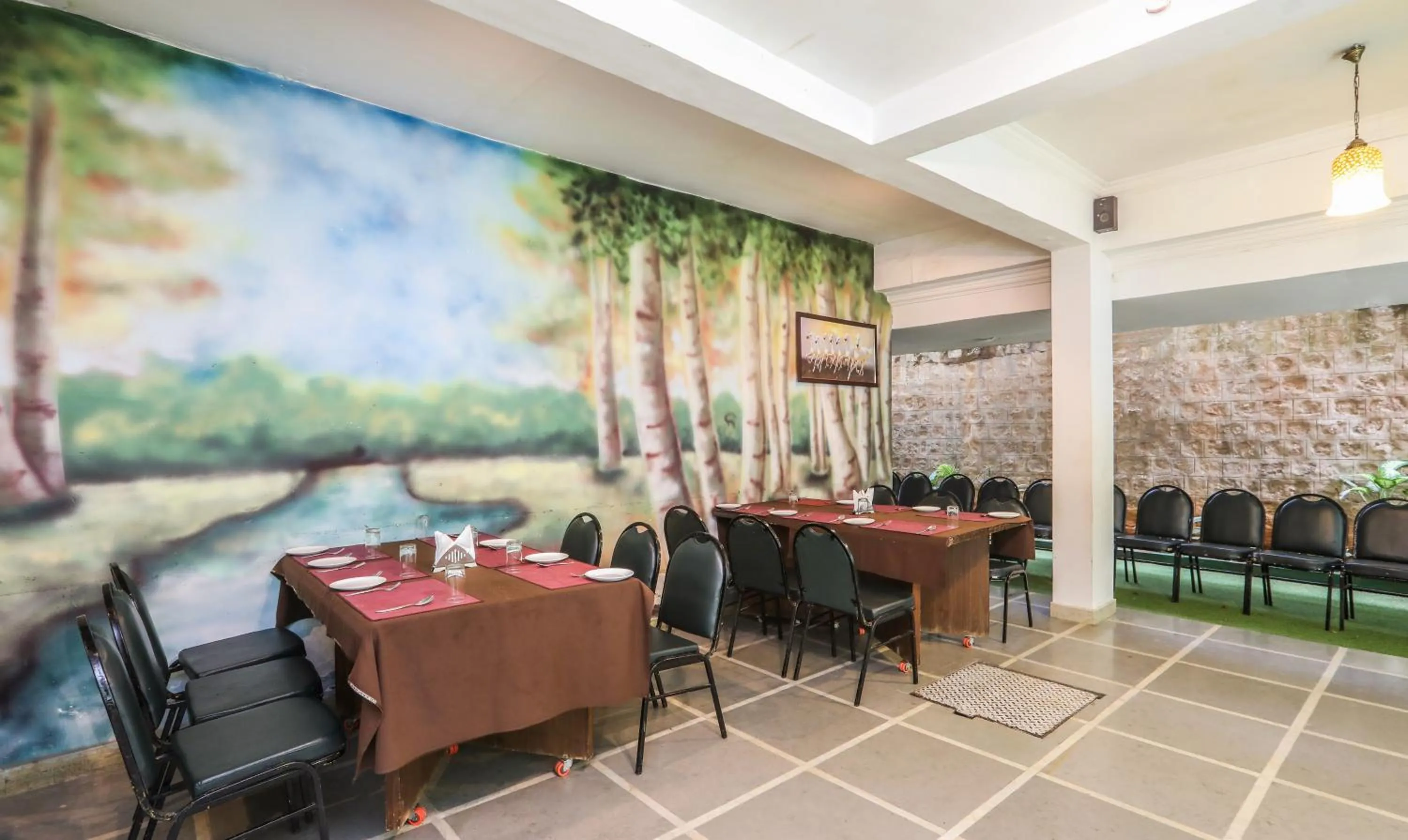 Restaurant/places to eat in Treebo Komfort Suites, 3 Km From Mysore Palace