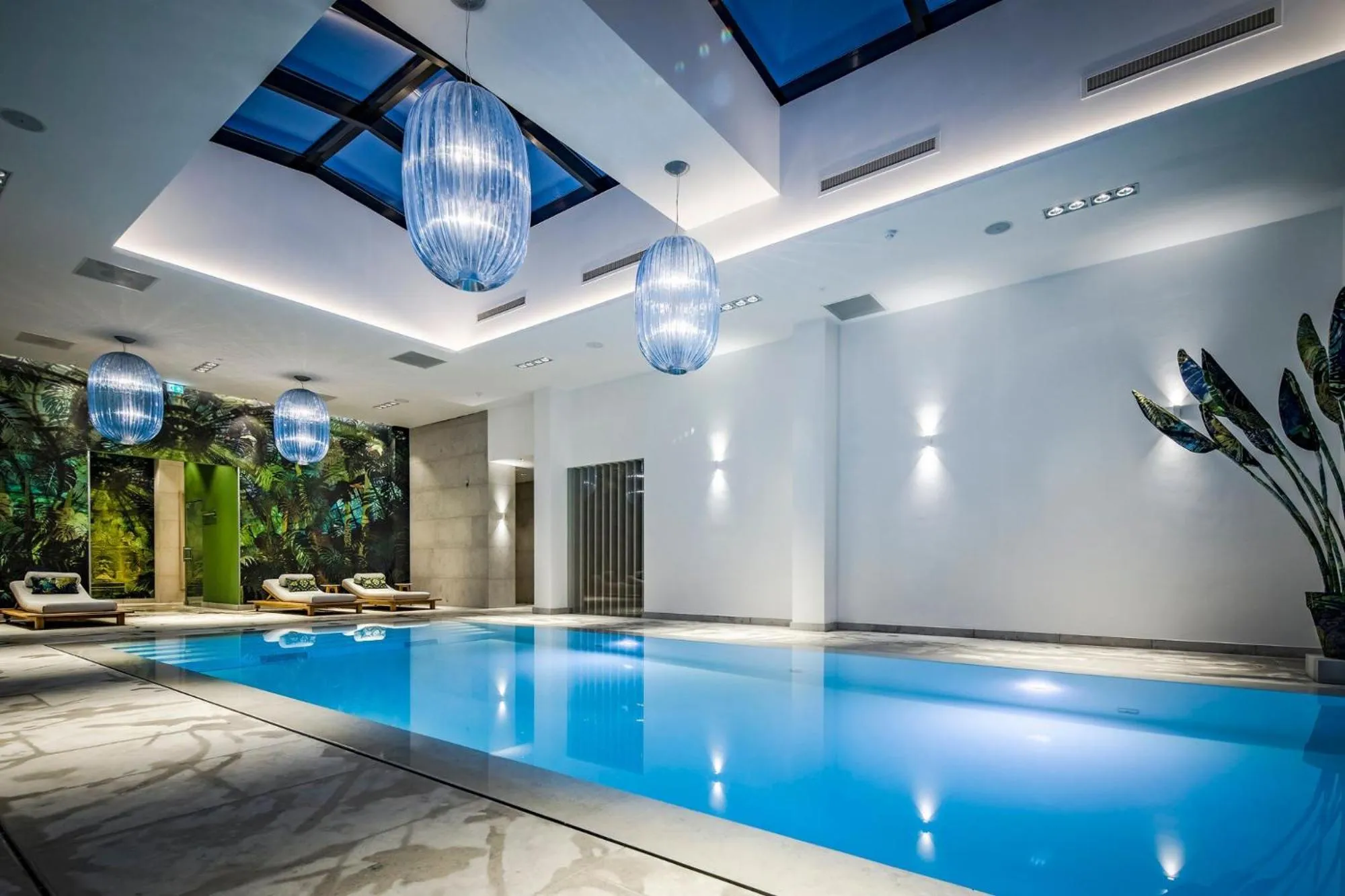 Swimming pool in Van der Valk Hotel Enschede