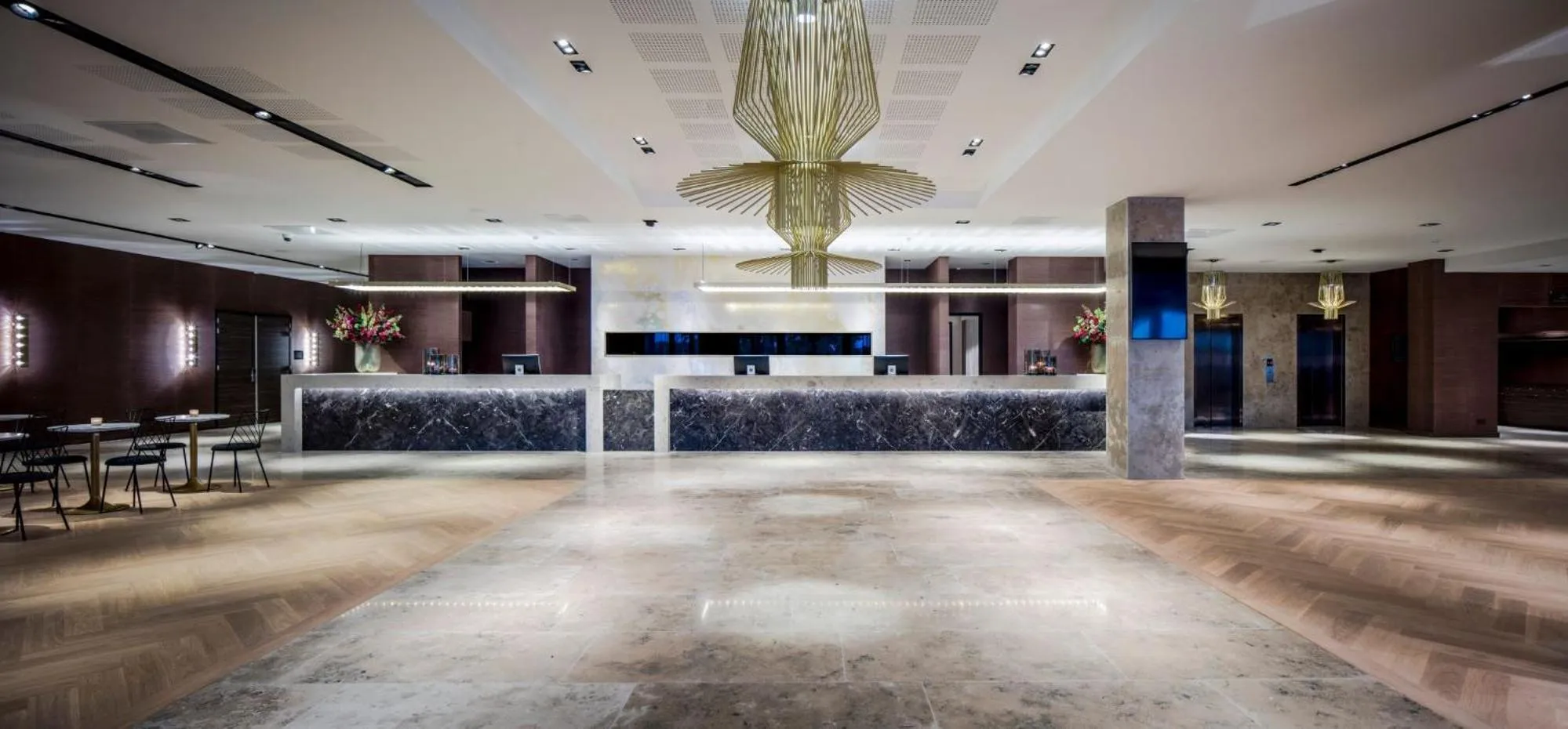 Lobby or reception in Van der Valk Hotel Enschede