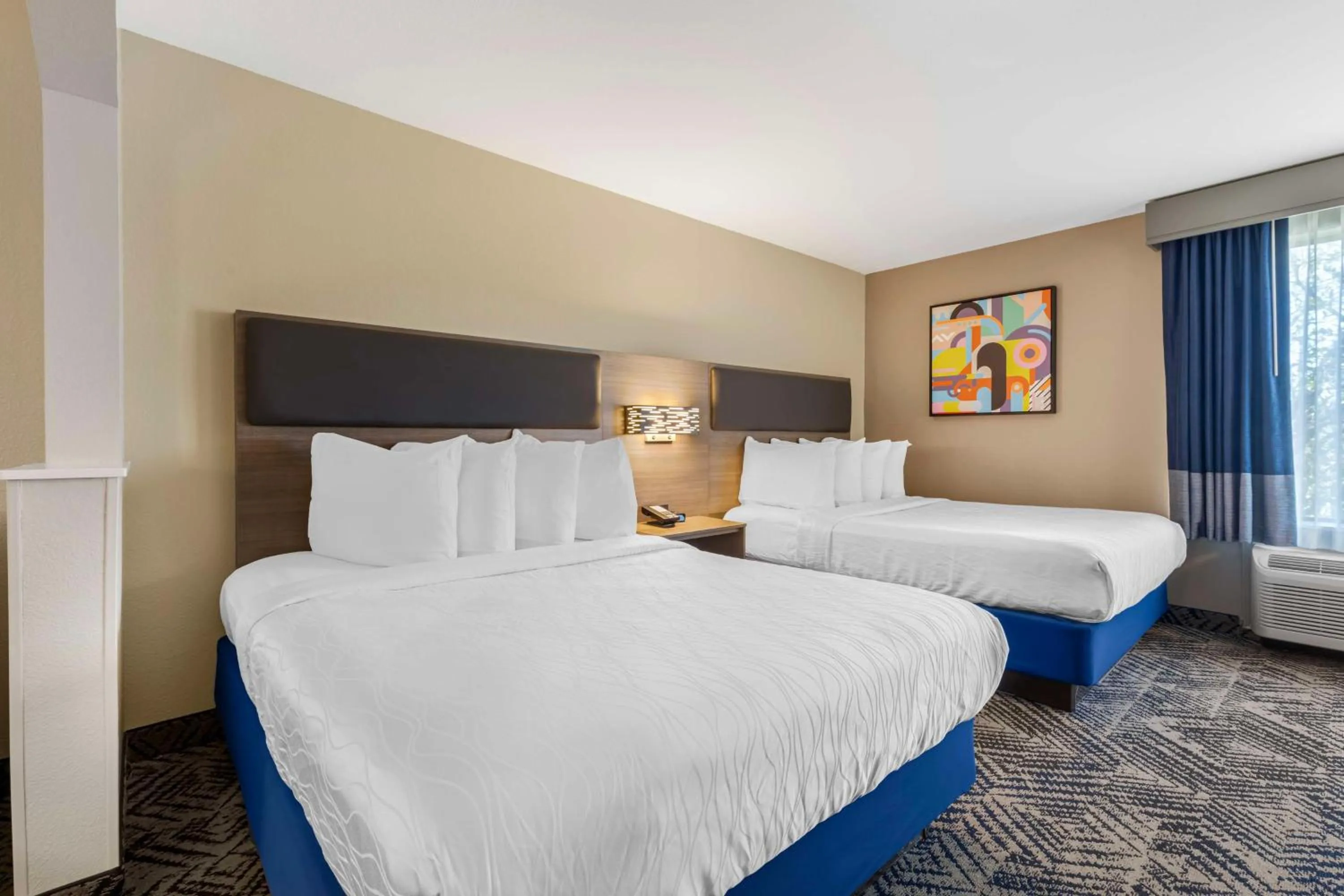 Photo of the whole room, Bed in Best Western Plus Lewisville Flower Mound