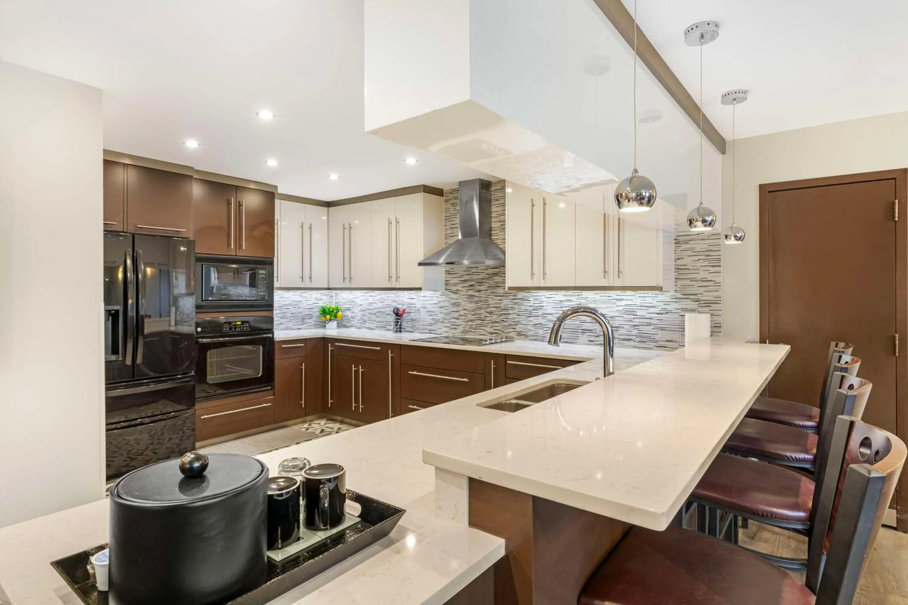 Kitchen or kitchenette in Best Western Plus Lewisville Flower Mound