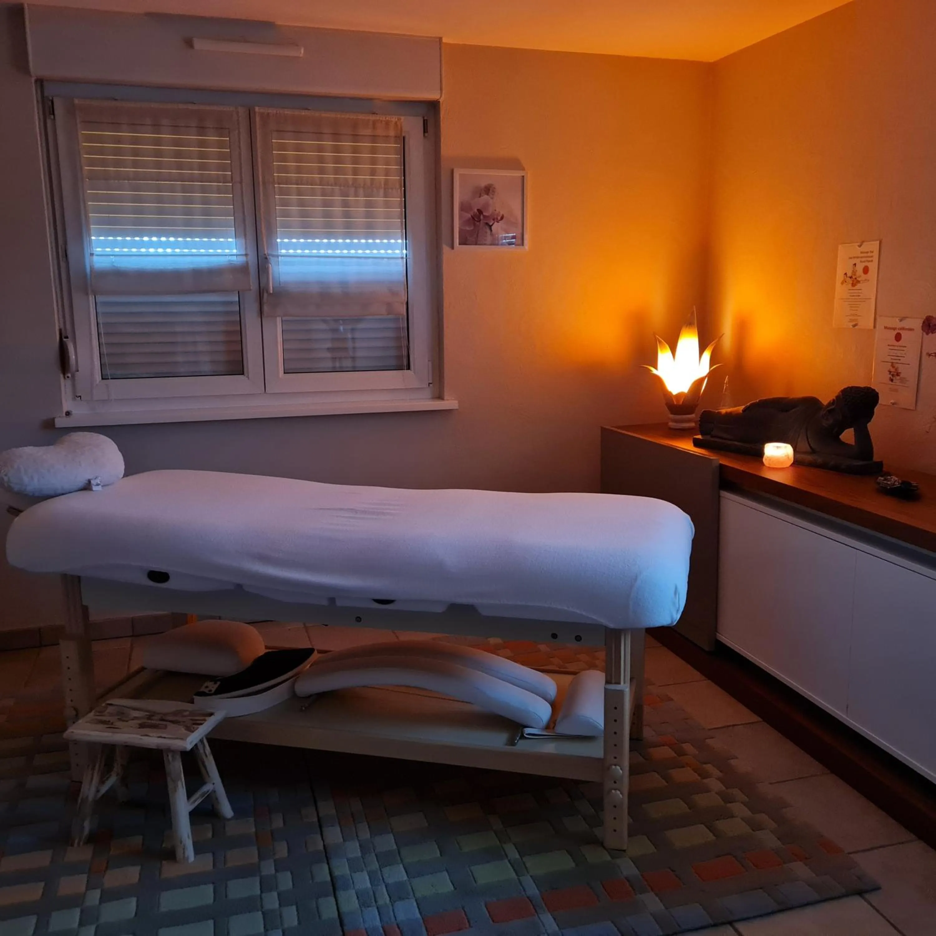 Massage in Chambre d'hôtes Le Lavandin et sa cuisine privative