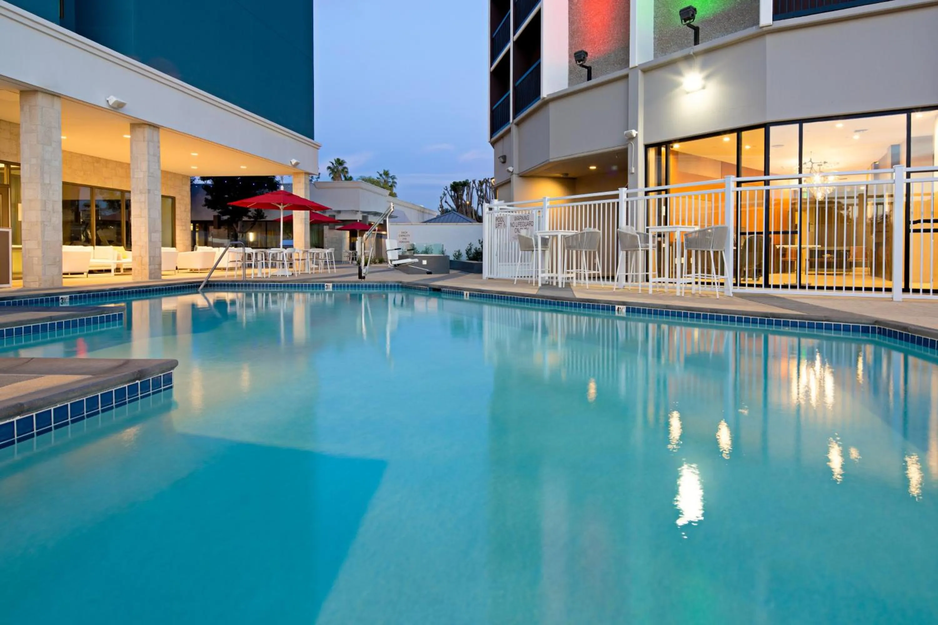 Swimming pool in Holiday Inn Long Beach - Airport by IHG