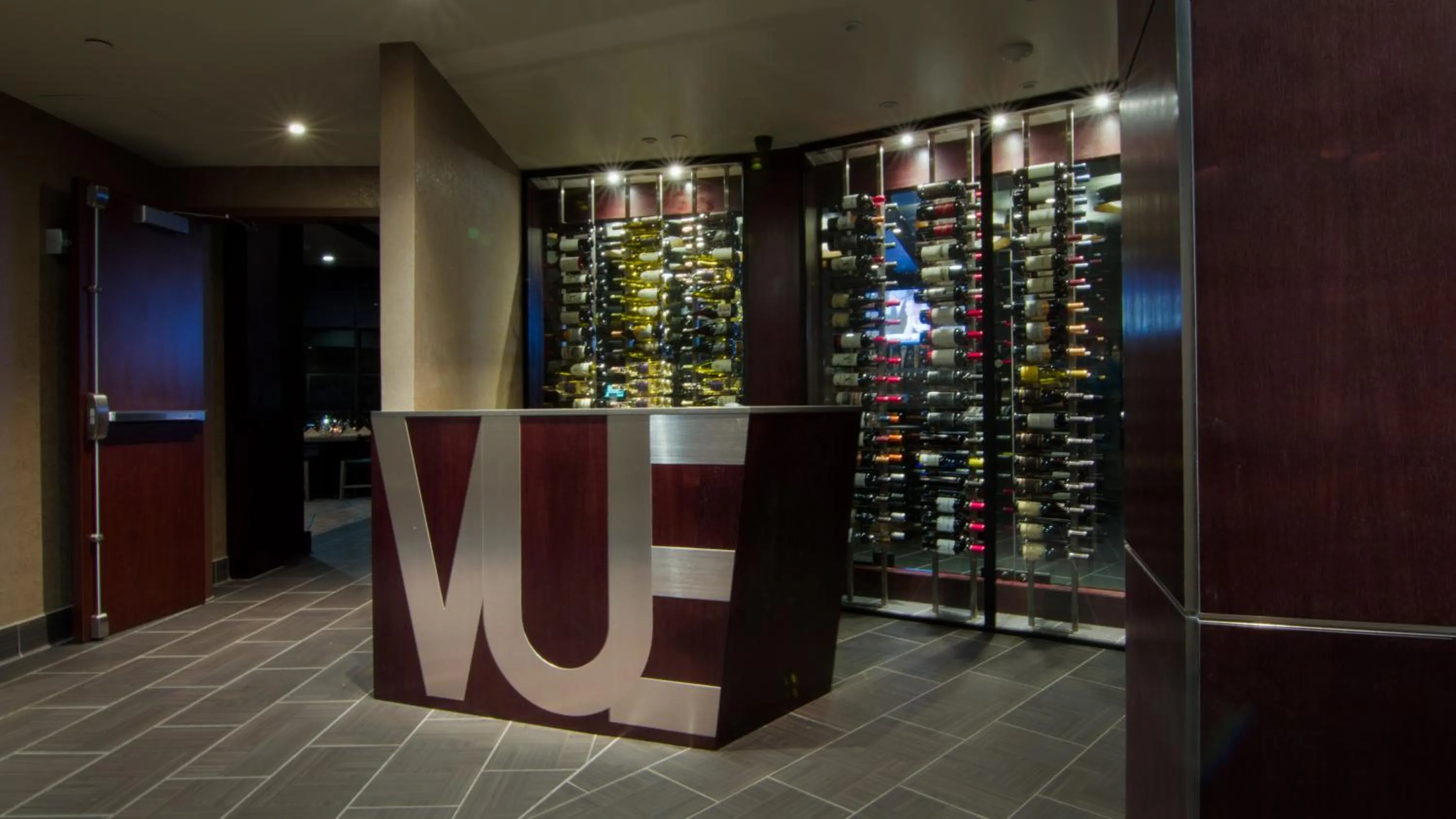 Restaurant/places to eat in Holiday Inn Long Beach - Airport by IHG