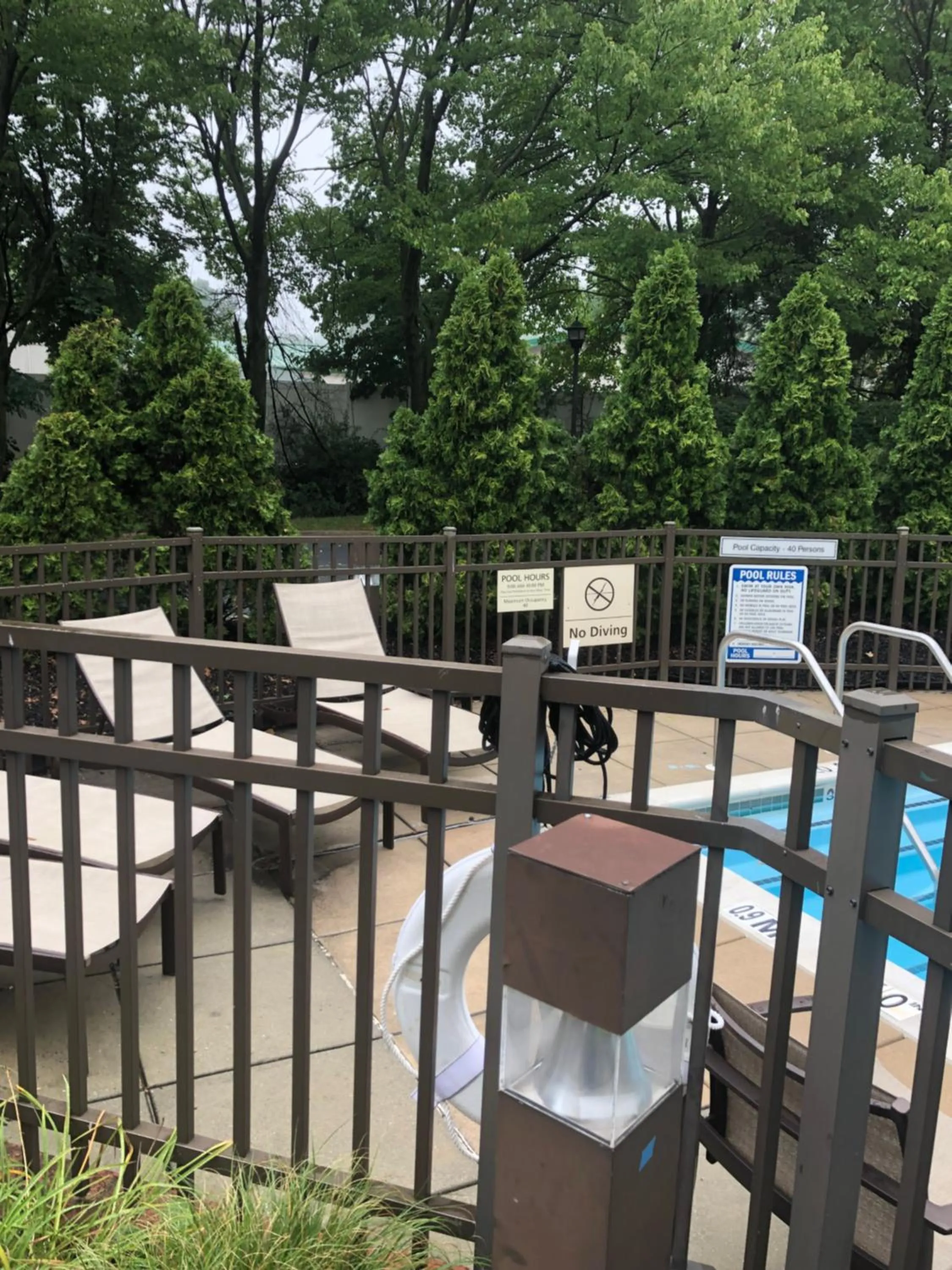 Swimming pool in Hampton Inn - York