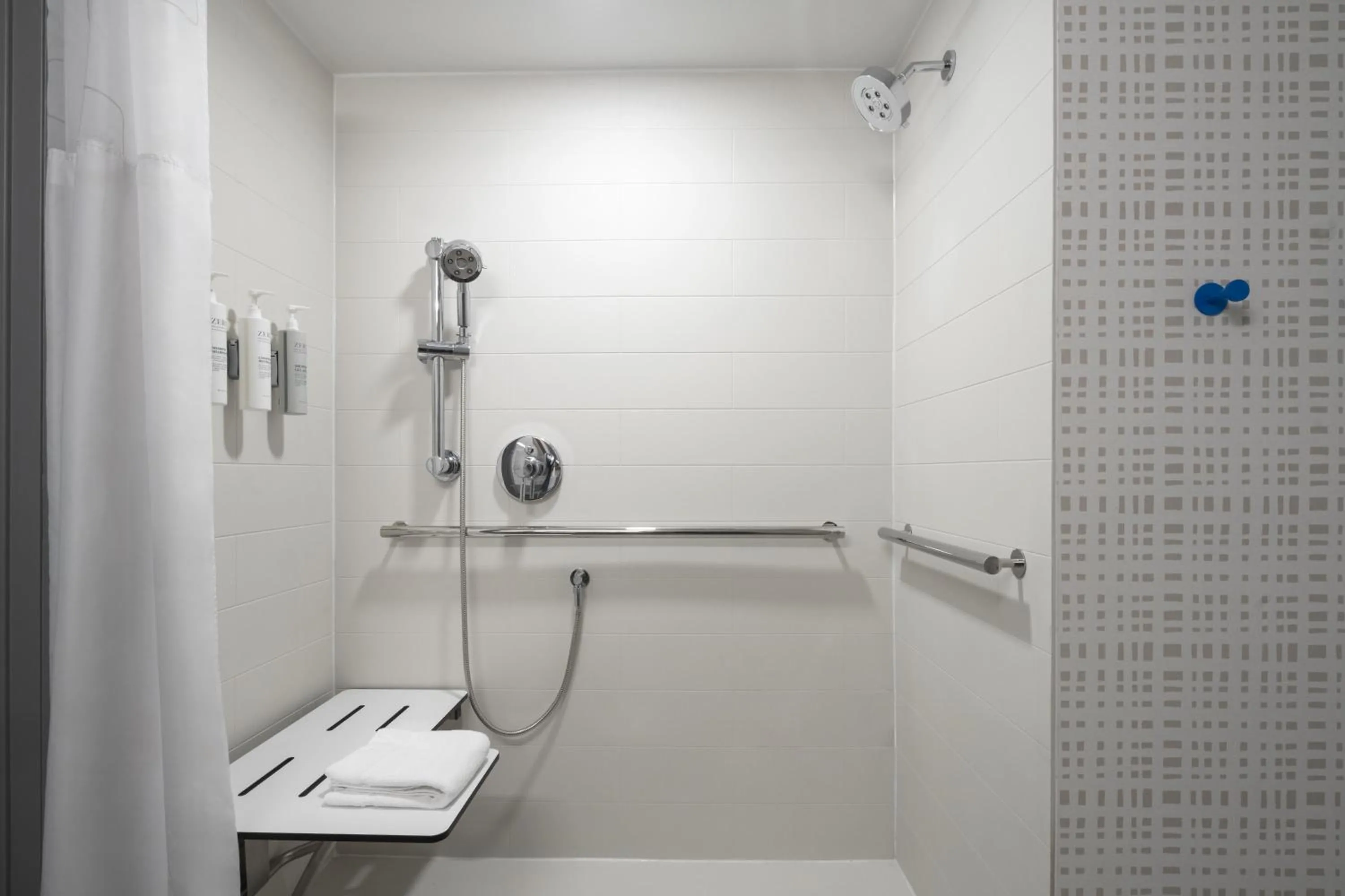 Bathroom in Hampton Inn - York