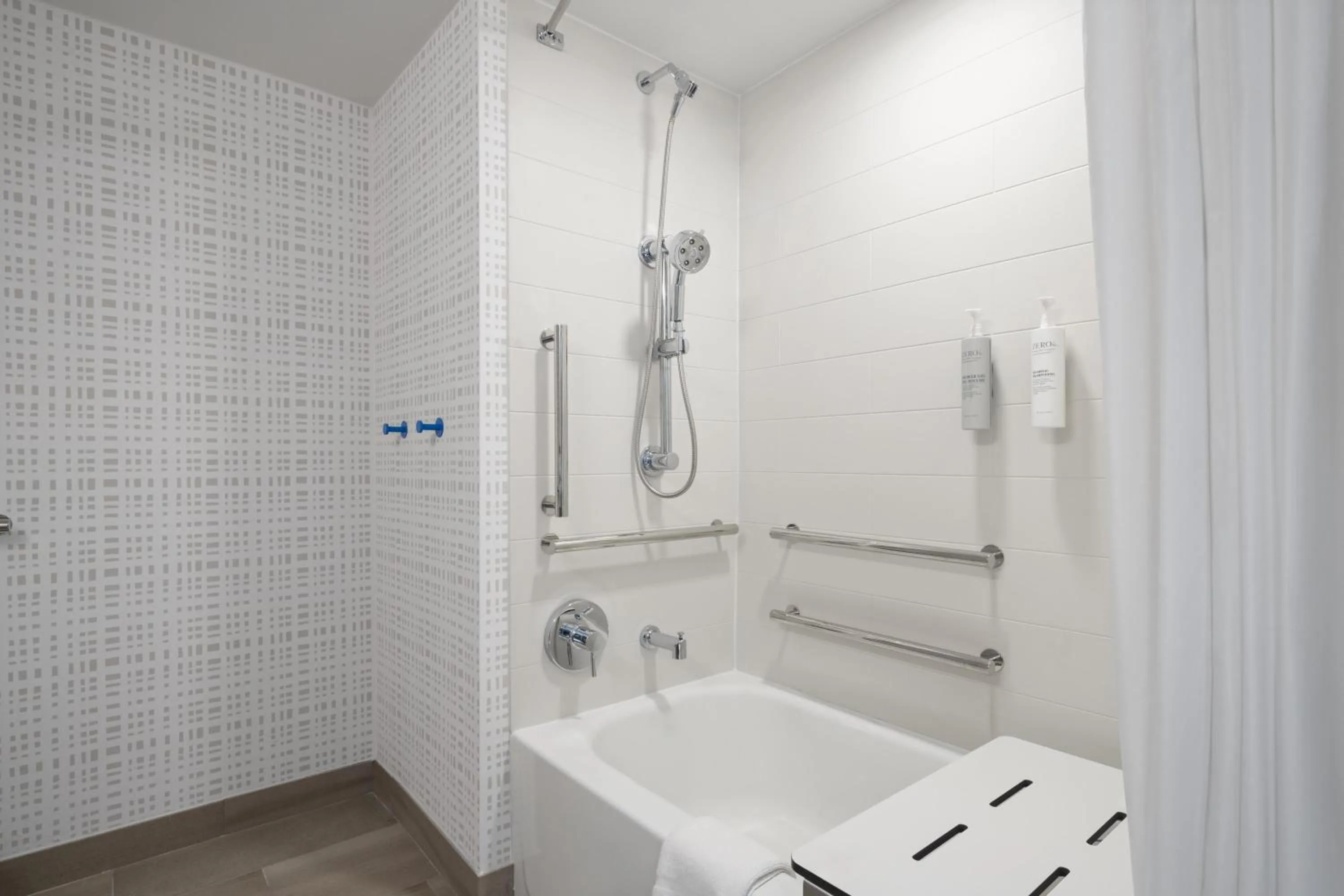 Bathroom in Hampton Inn - York