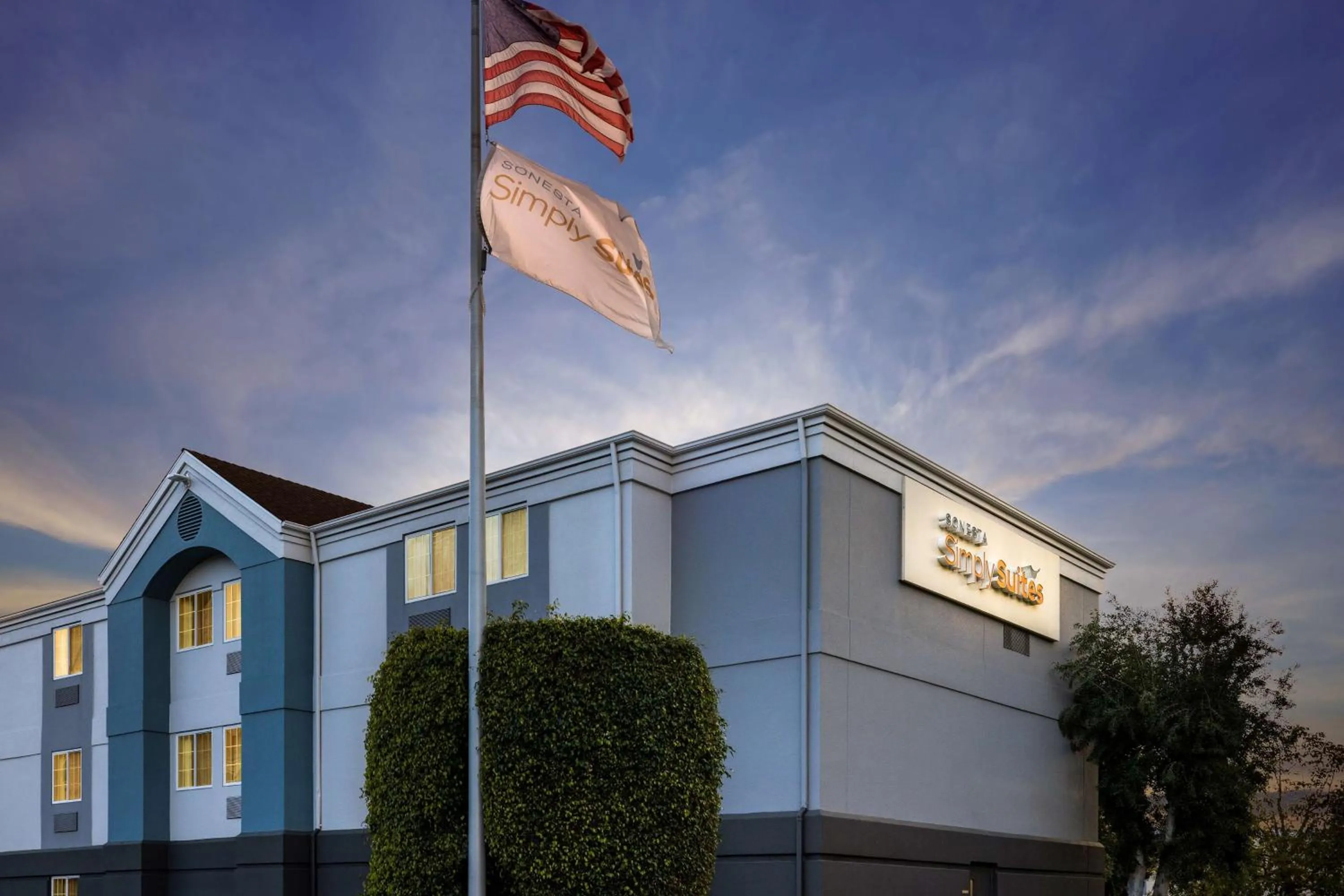 Property building in Sonesta Simply Suites Irvine East Foothill