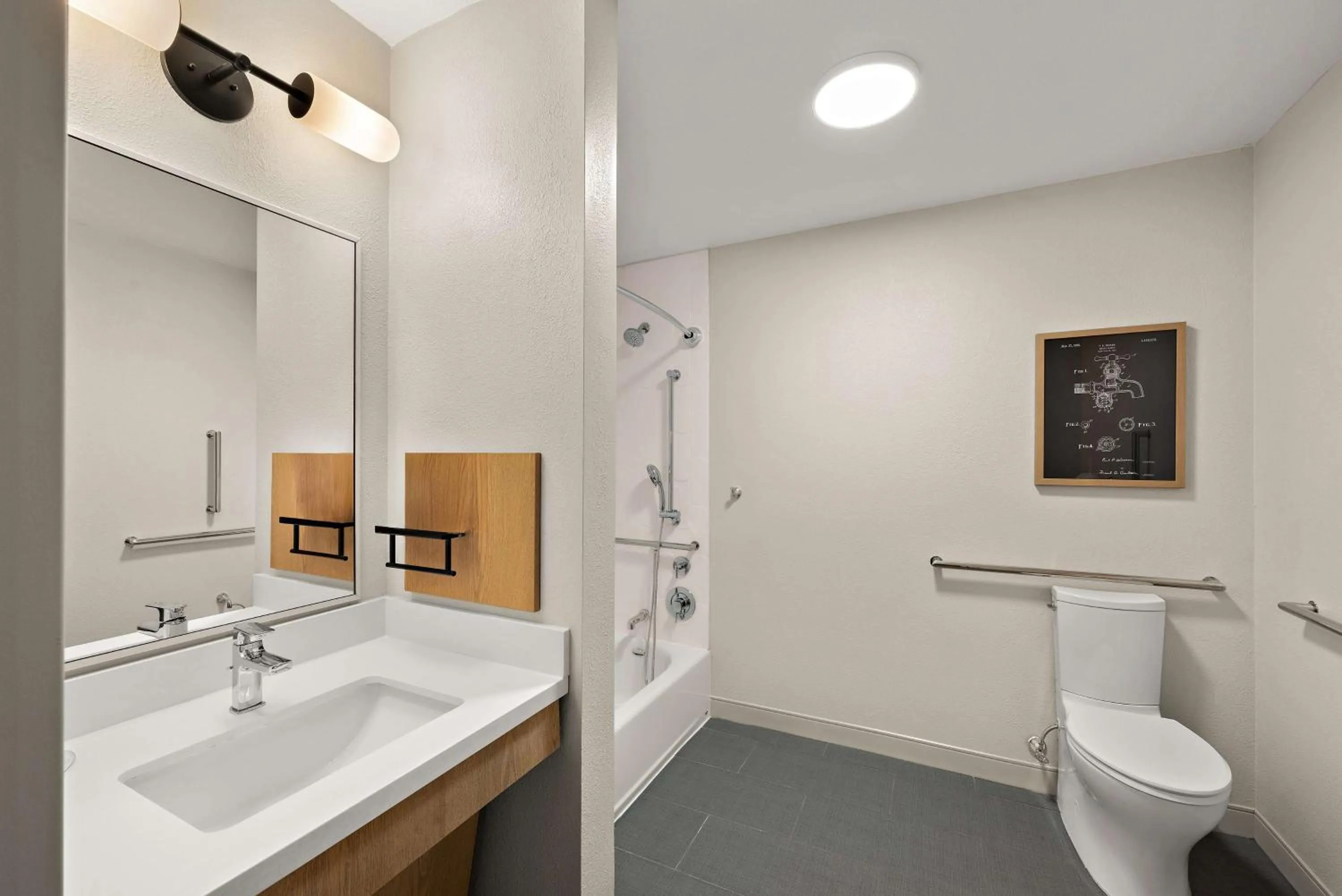 Bathroom in Sonesta Simply Suites Irvine East Foothill