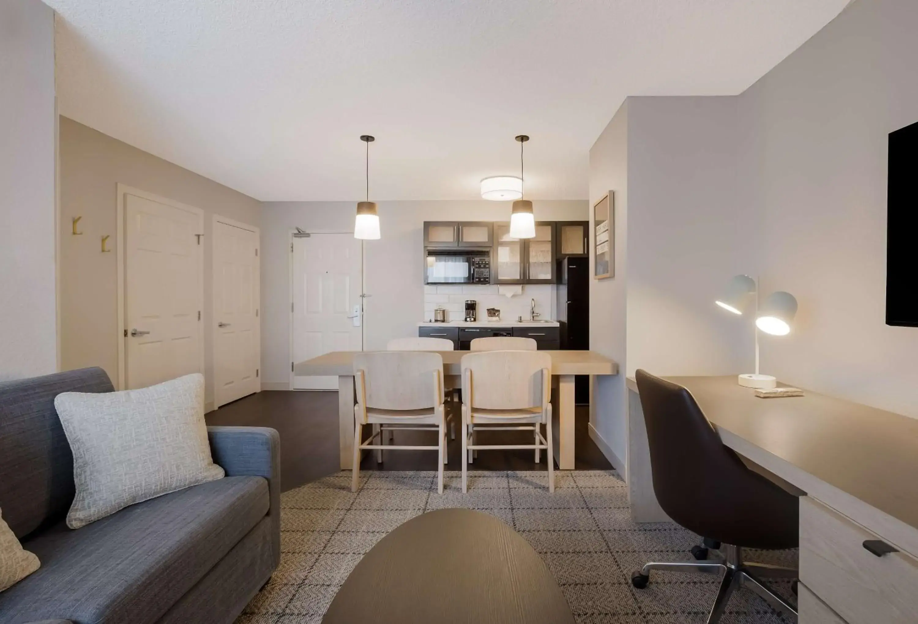 One-Bedroom Queen Suite with Roll-In Shower - Mobility Accessible in Sonesta Simply Suites Irvine East Foothill One-Bedroom Queen Suite with Roll-In Shower - Mobility Accessible in Sonesta Simply Suites Irvine East Foothill