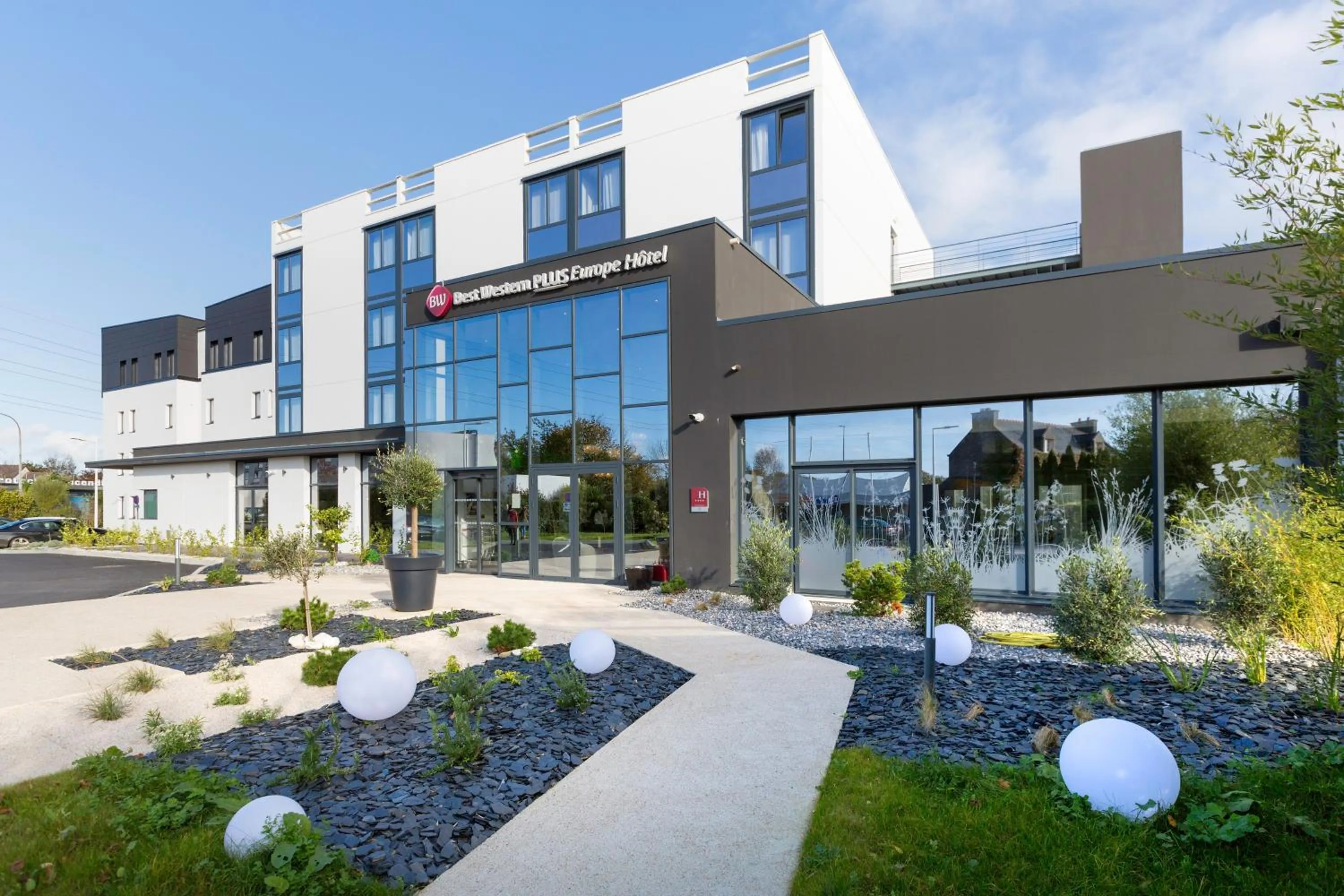 Property building in Best Western Plus Europe Hôtel Brest