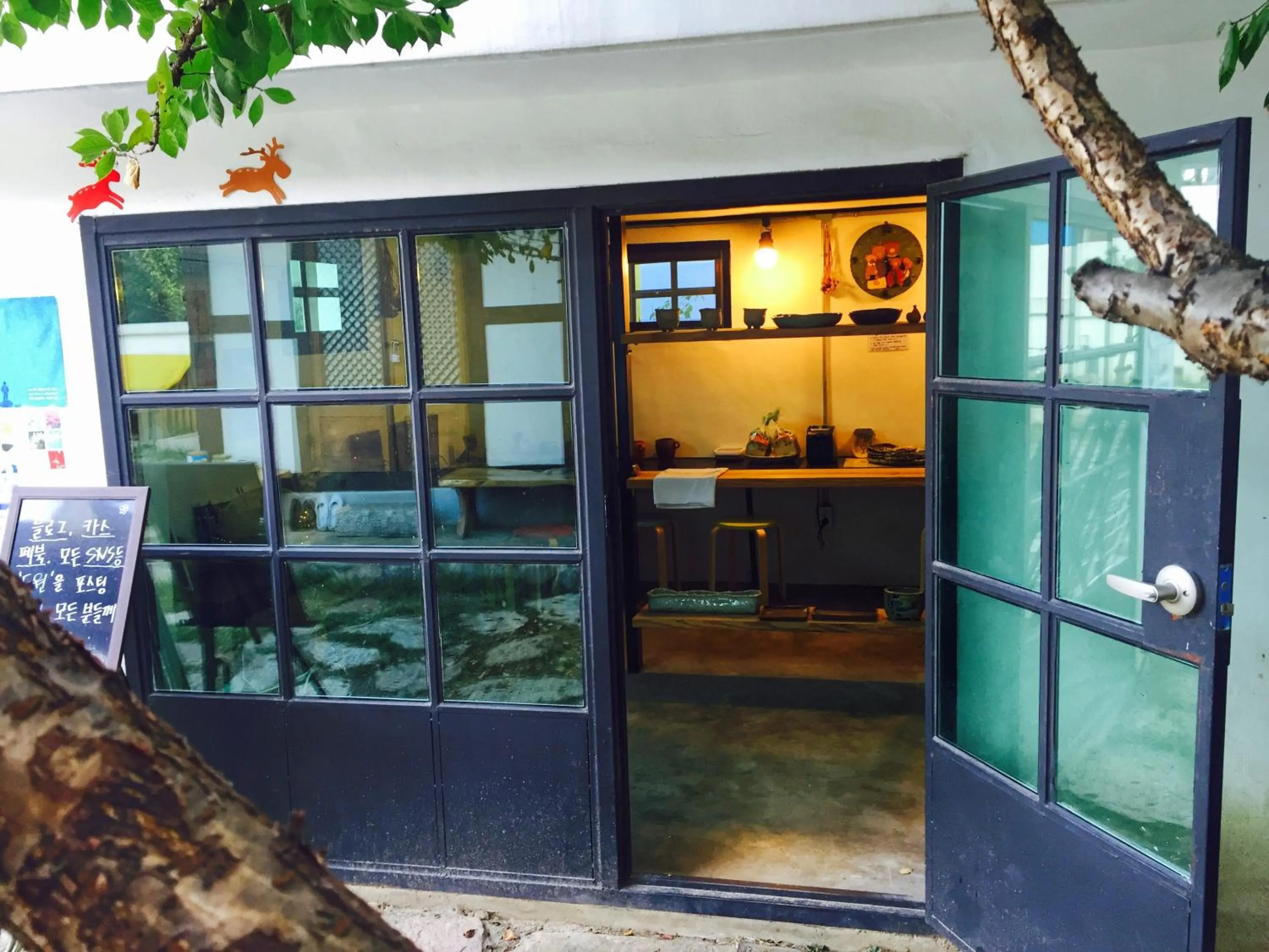 Property building in Dowon Guesthouse