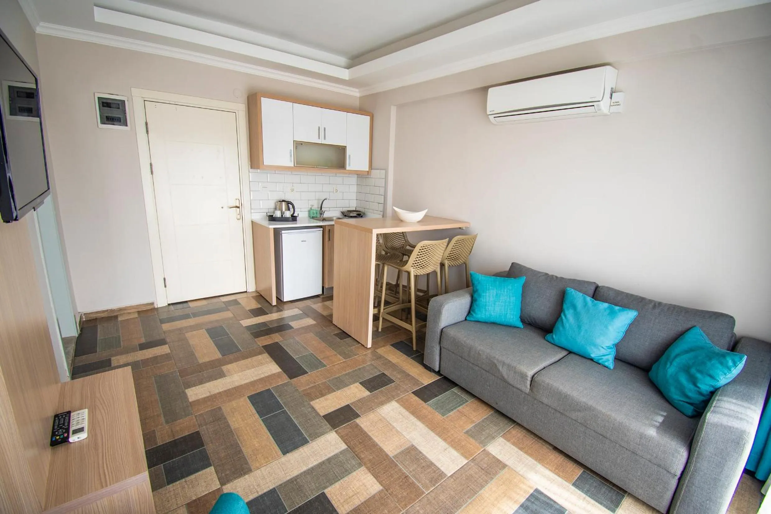 Kitchen or kitchenette in M Suite