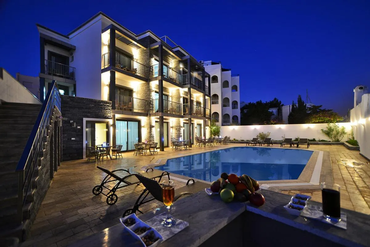 Swimming pool in M Suite