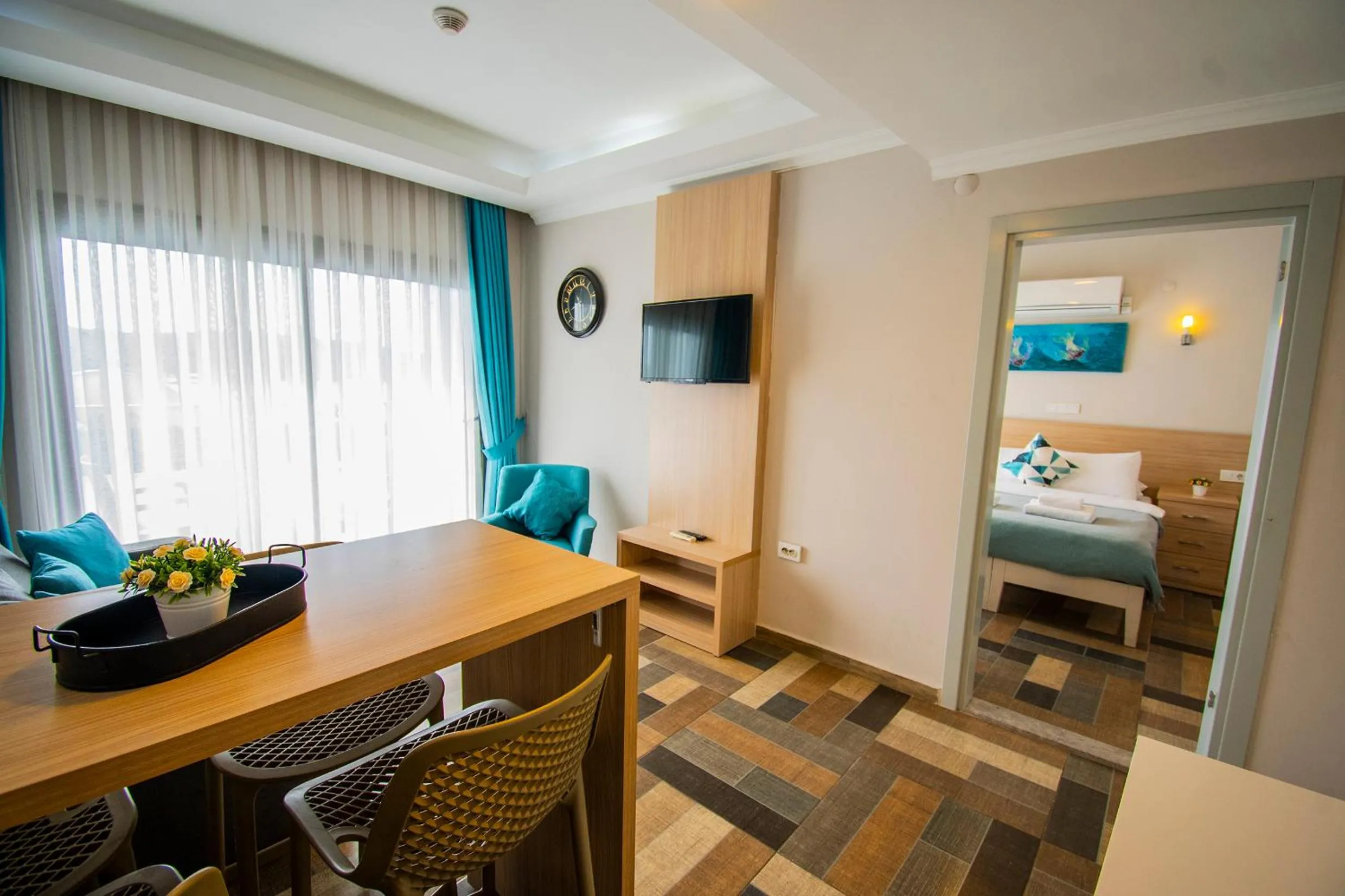 Photo of the whole room in M Suite