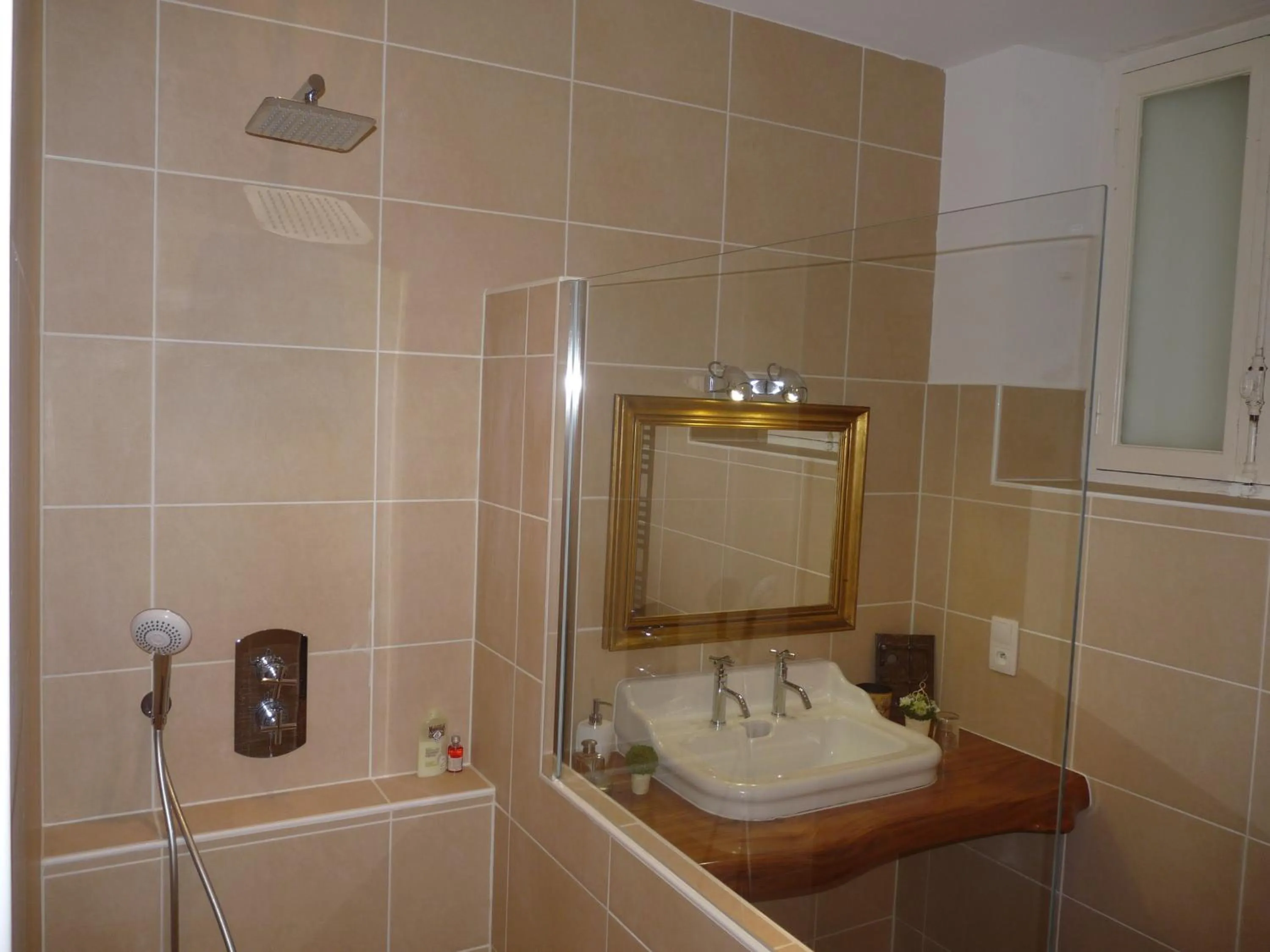 Bathroom in Le point d'orgue