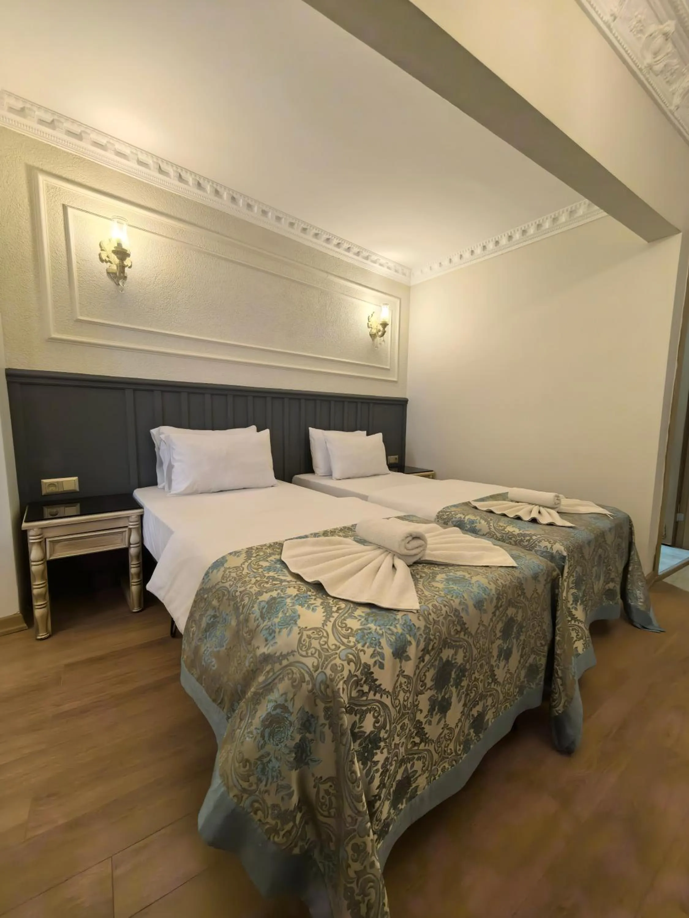 Bed in Apple Tree Hotel