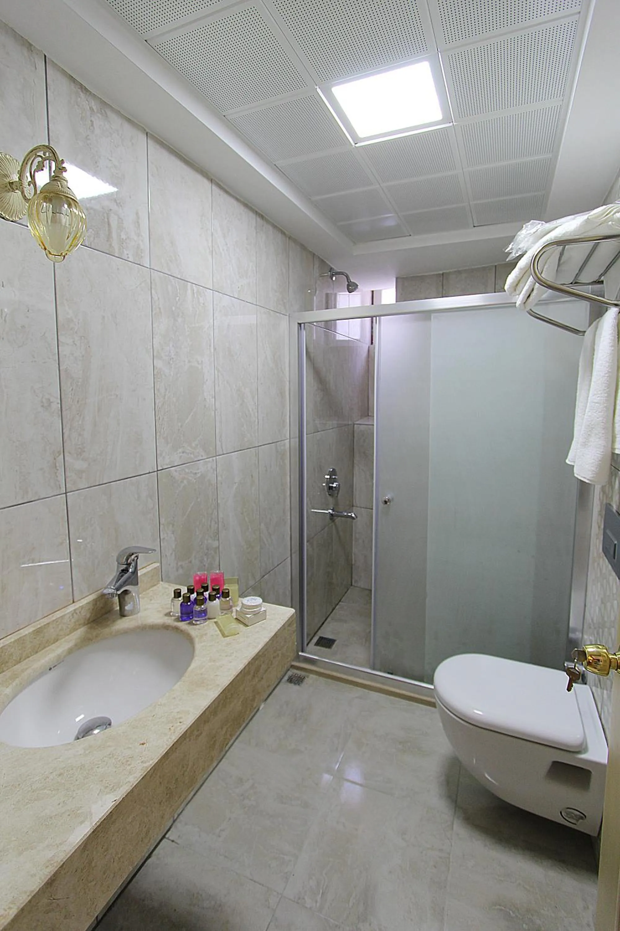 Bathroom in Apple Tree Hotel