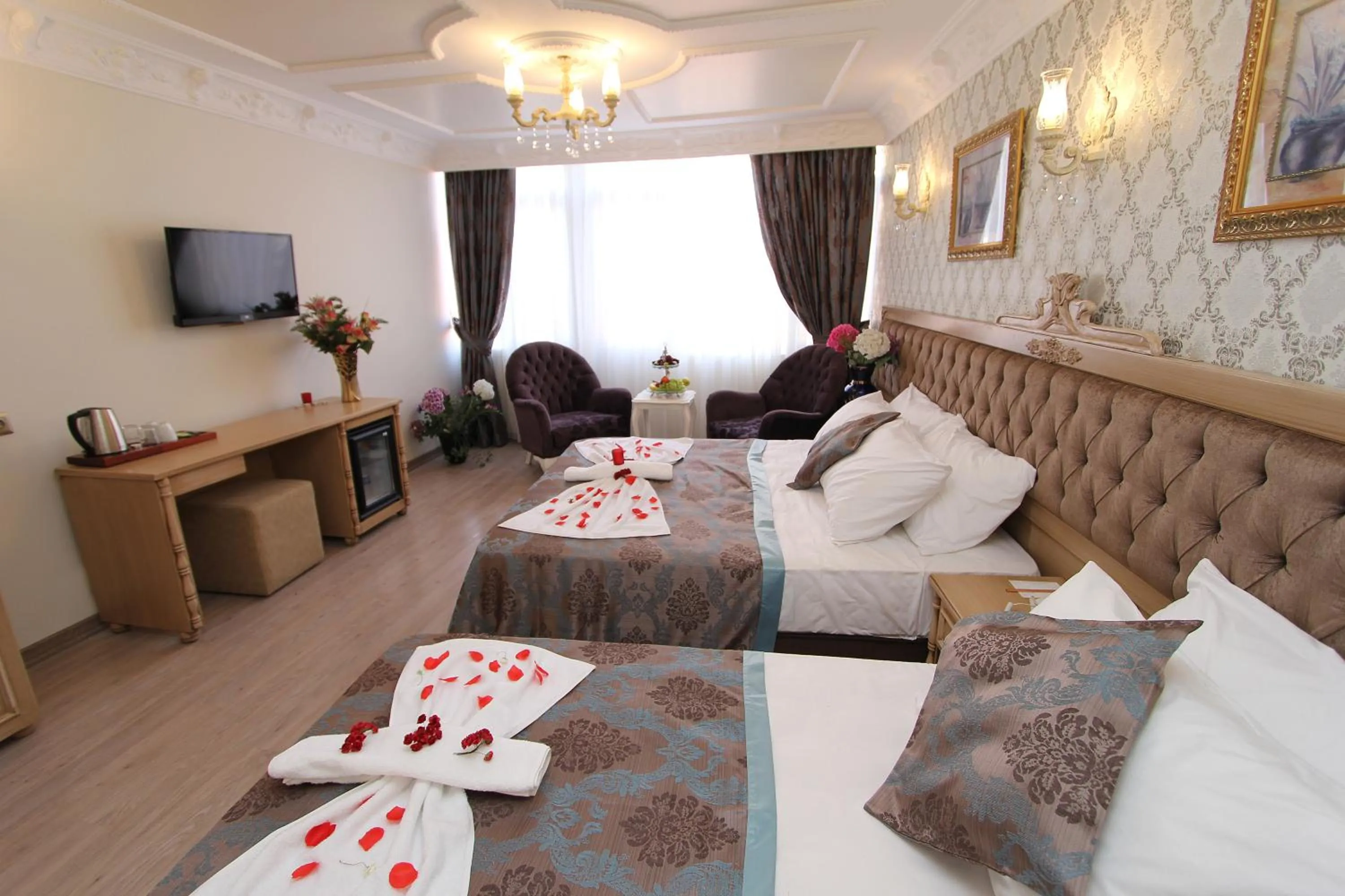 Photo of the whole room in Apple Tree Hotel