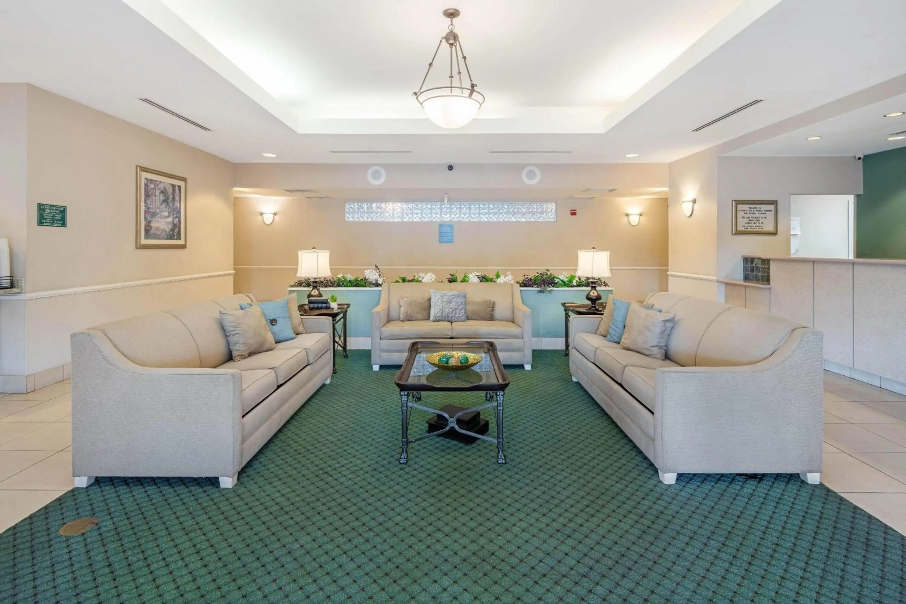 Lobby or reception in La Quinta Inn and Suites Fort Myers I-75