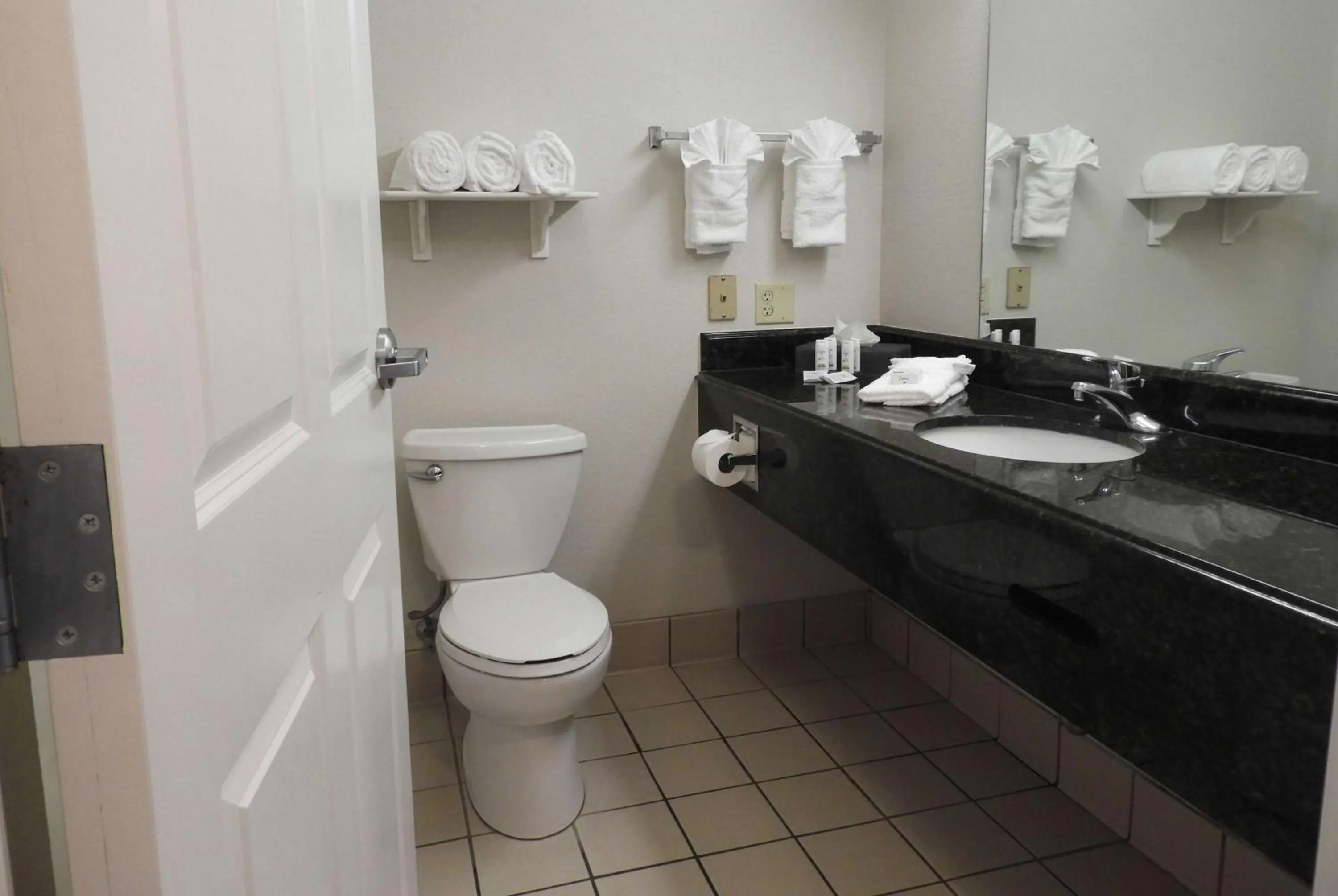 Photo of the whole room in La Quinta Inn and Suites Fort Myers I-75