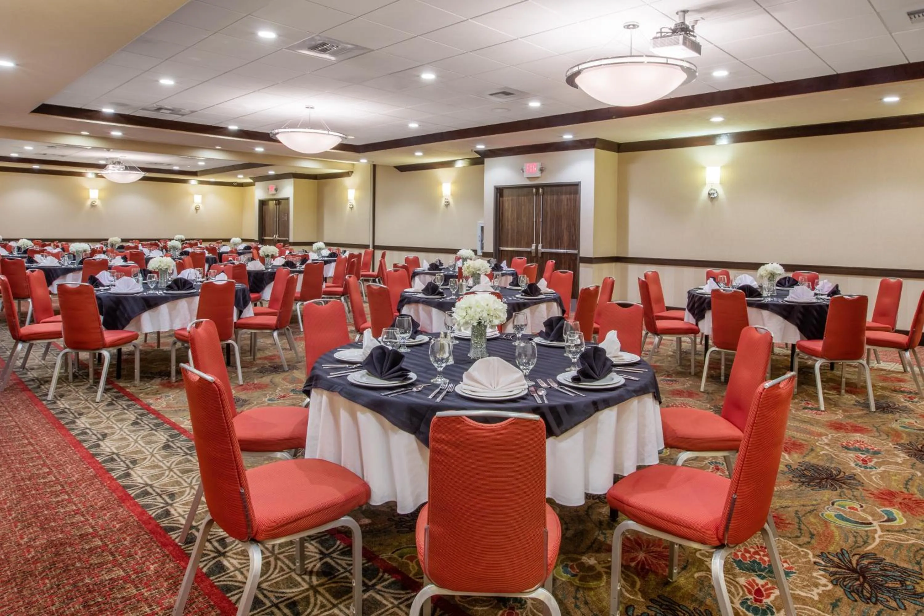 Banquet/Function facilities in Crowne Plaza Anchorage-Midtown by IHG
