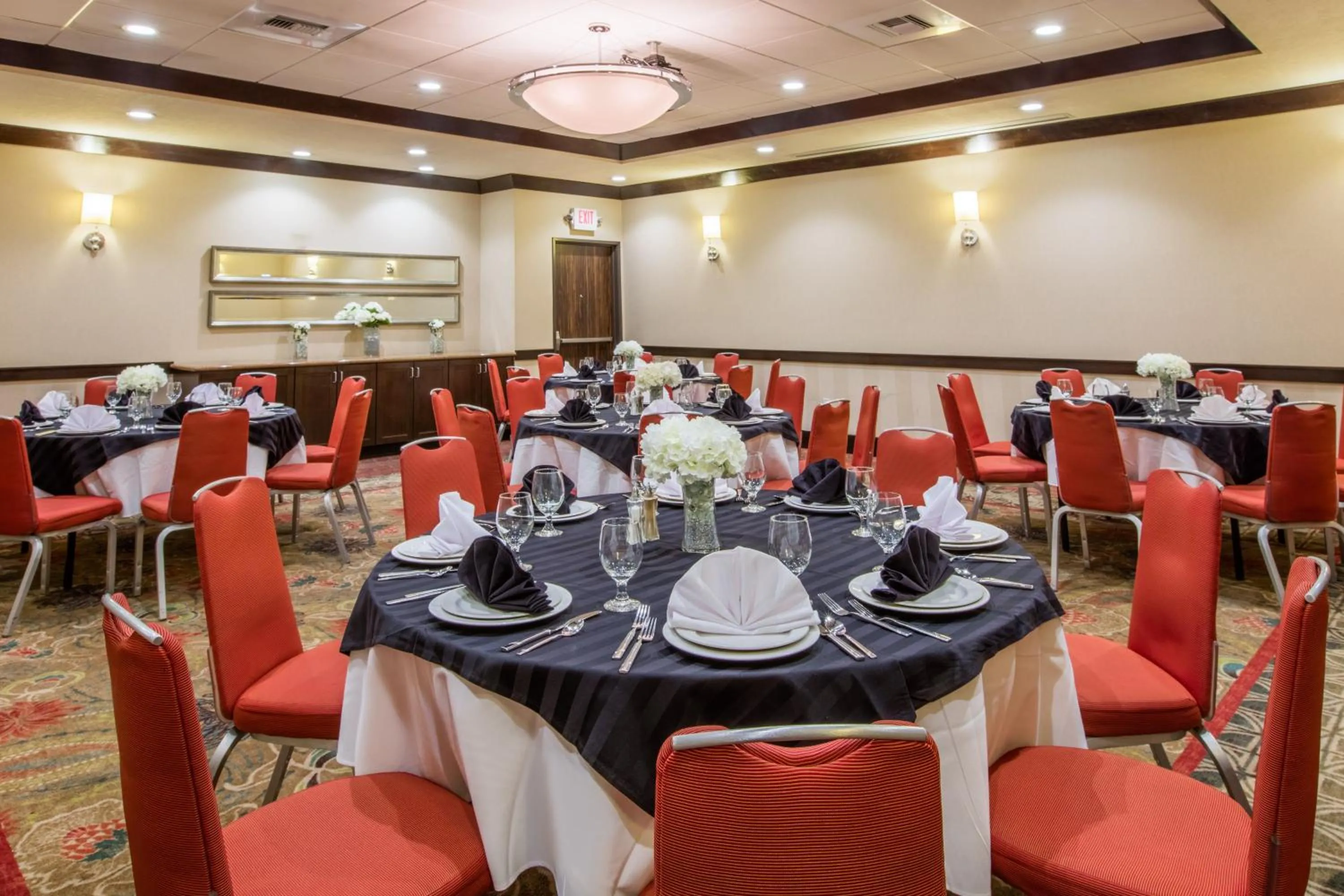 Banquet/Function facilities in Crowne Plaza Anchorage-Midtown by IHG