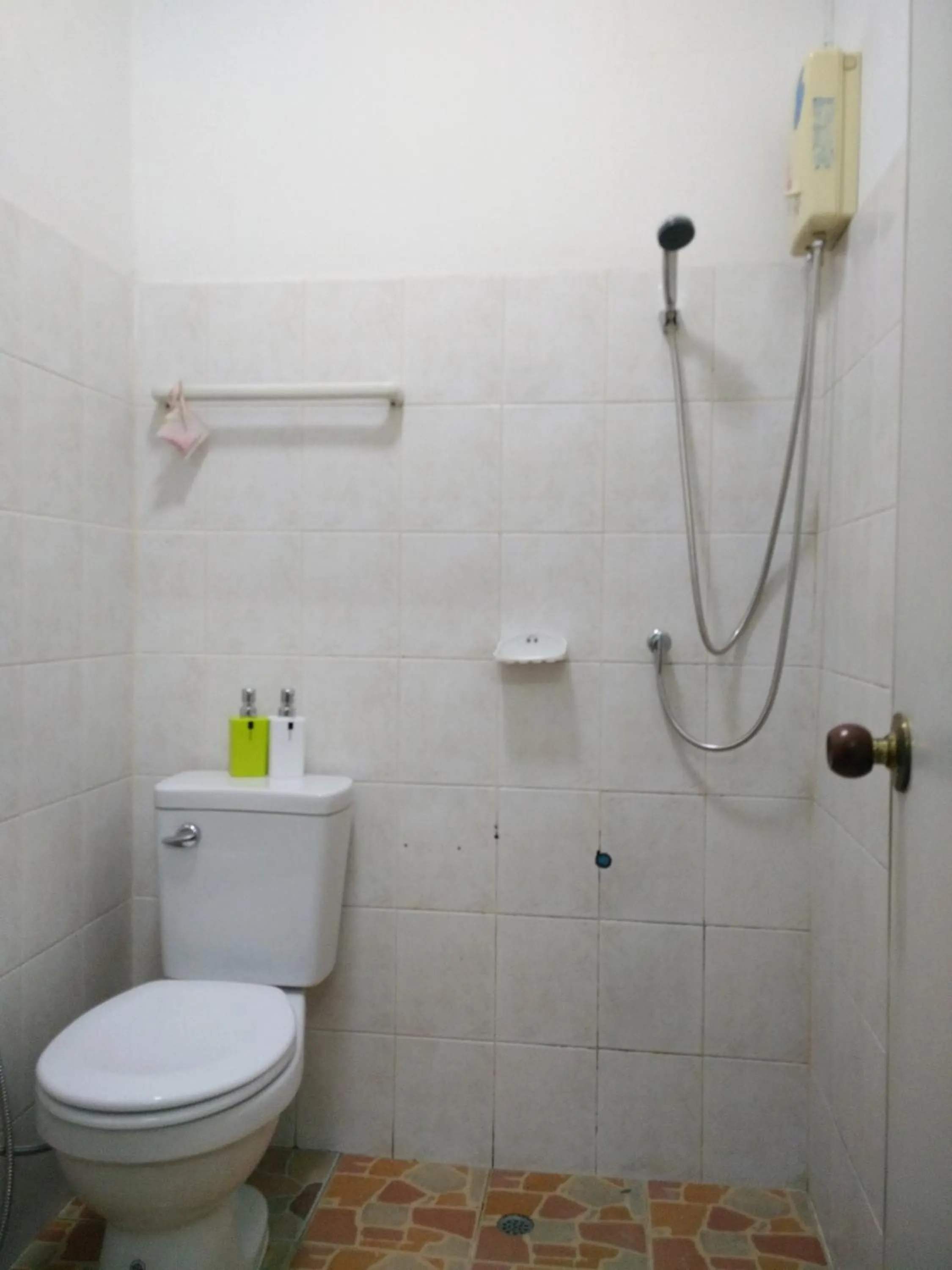 Shower in Nara House