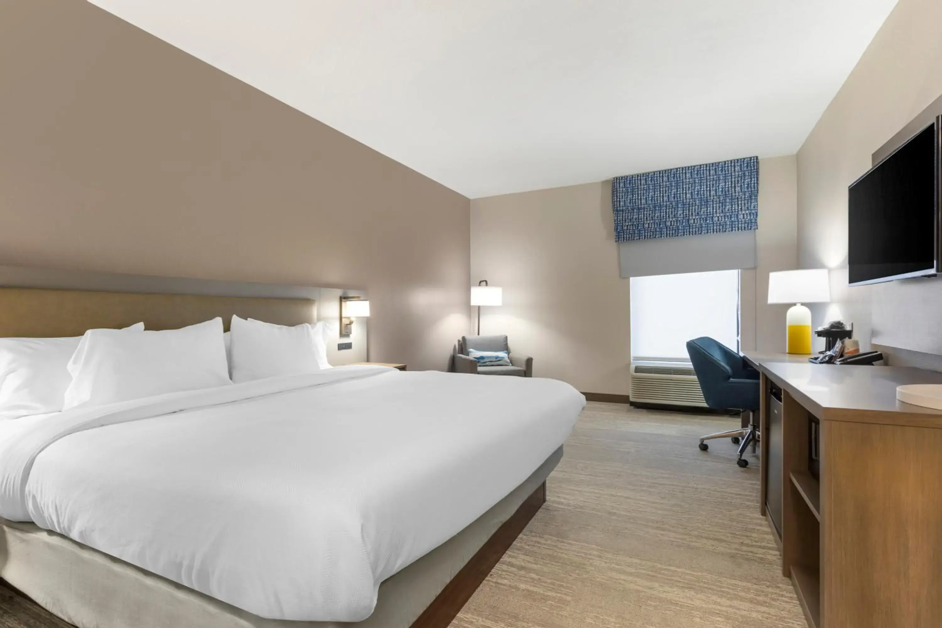 King Room with Tub - Disability Access/Non Smoking/Interior Hall in Comfort Inn - Weatherford King Room with Tub - Disability Access/Non Smoking/Interior Hall in Comfort Inn - Weatherford