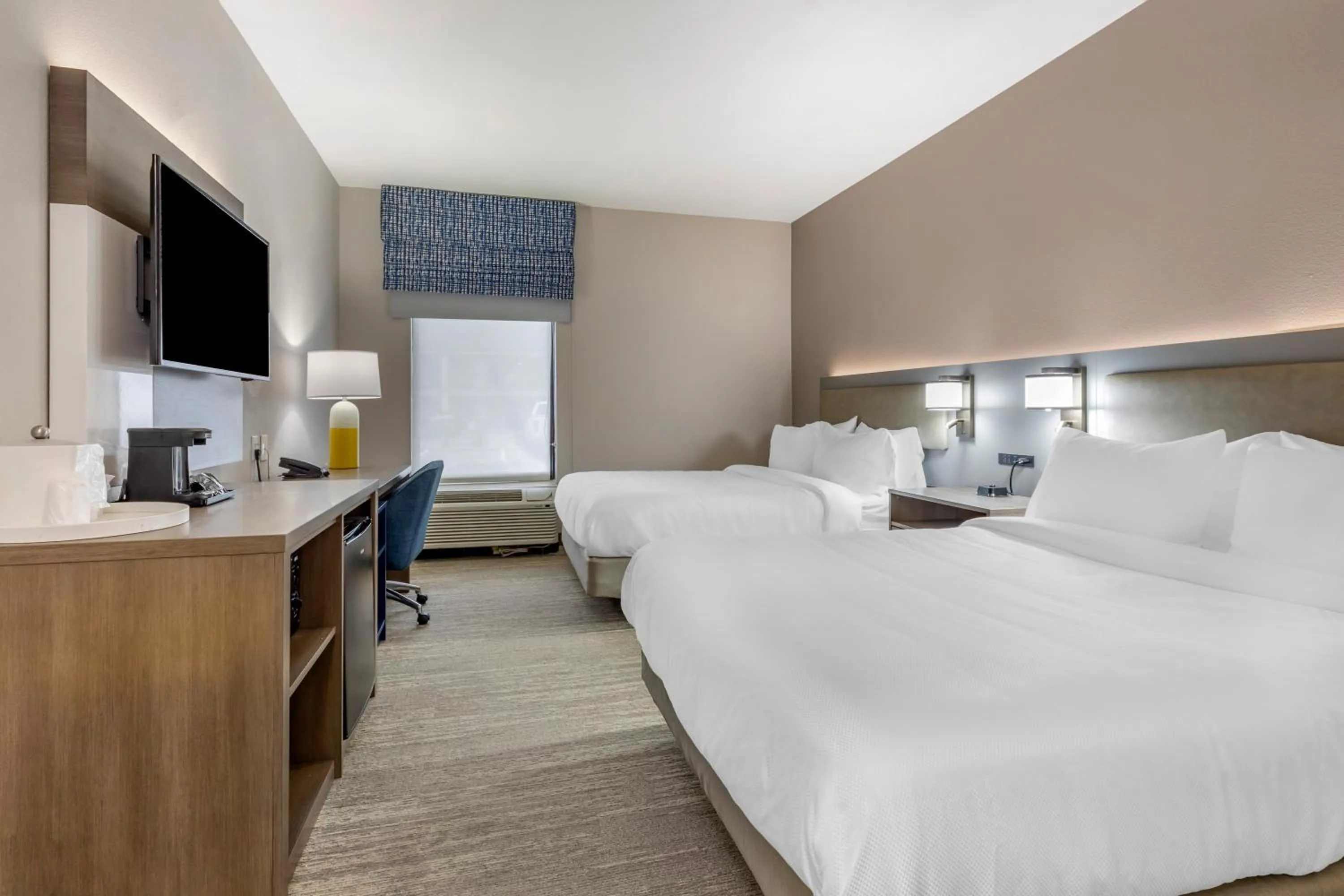 Photo of the whole room, Bed in Comfort Inn - Weatherford