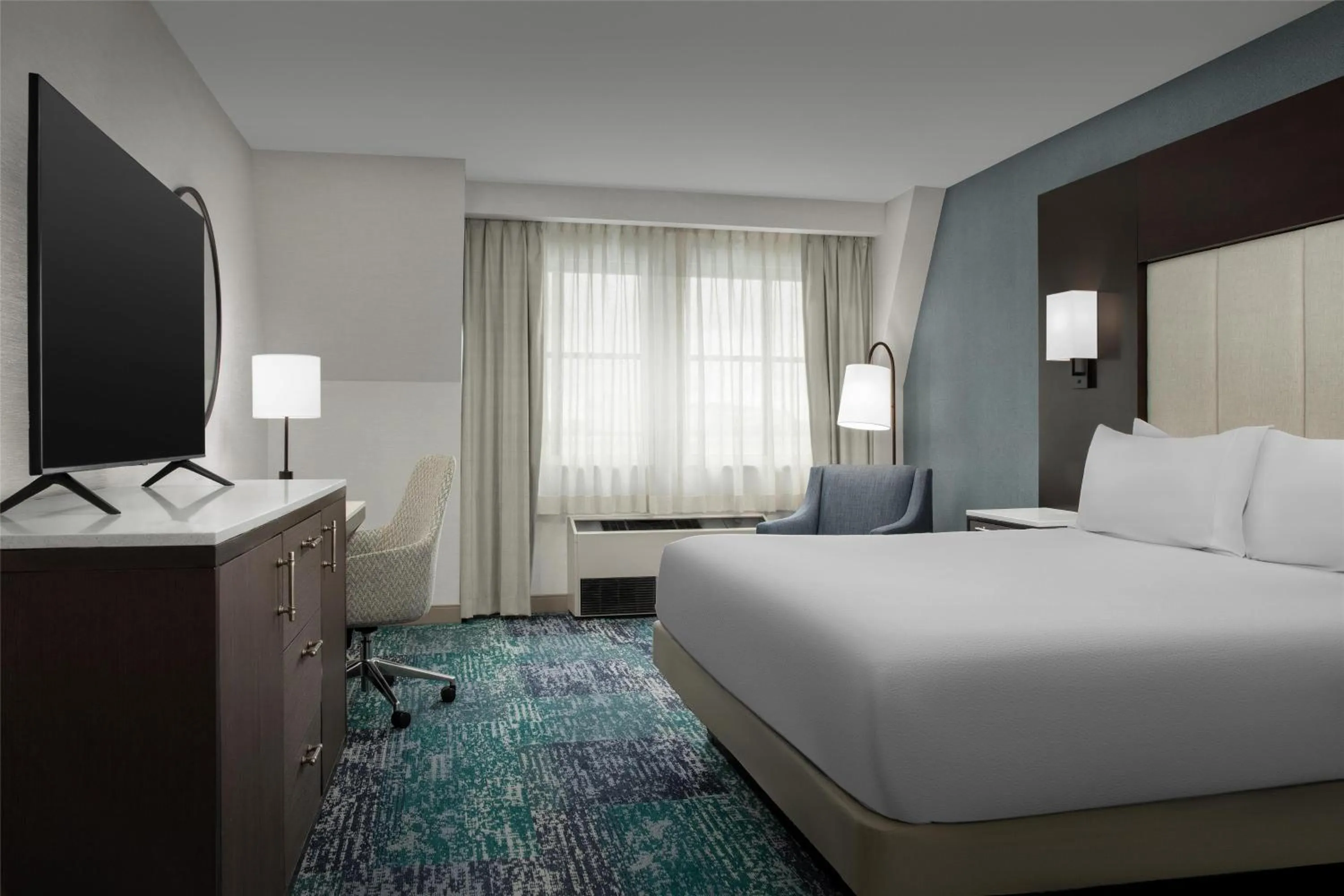 Bed in Hilton Garden Inn Portsmouth Downtown