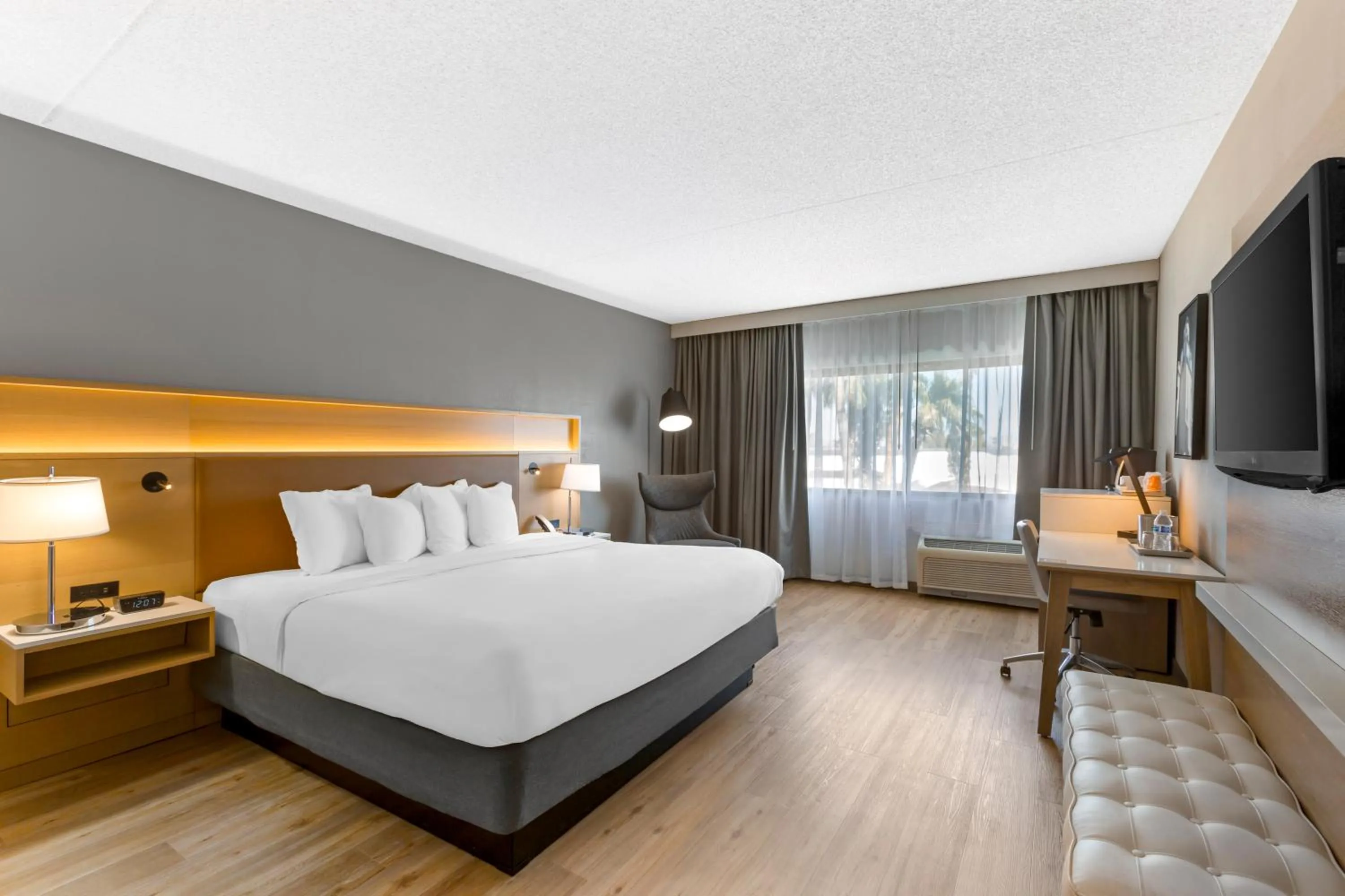 Bedroom, Bed in Radisson Hotel Casa Grande