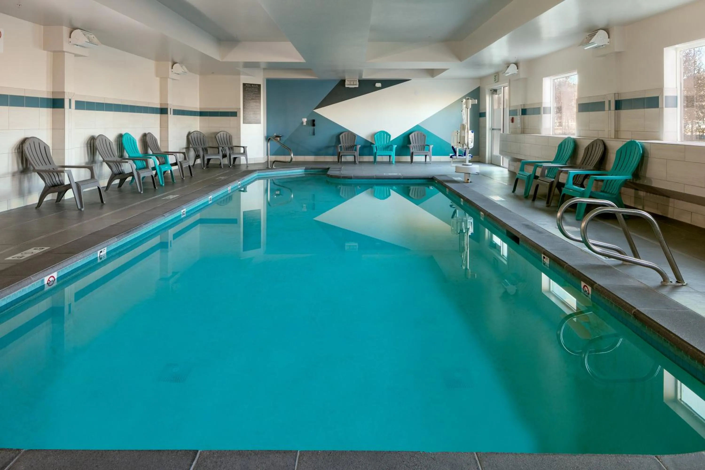 Swimming pool in Hyatt Place Fairbanks