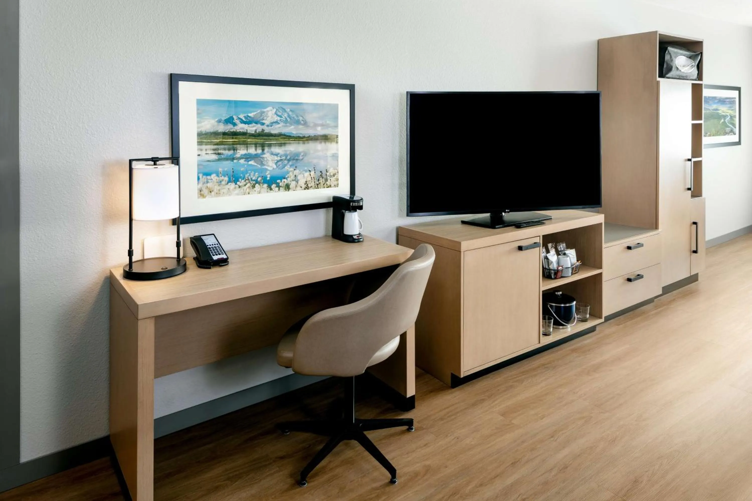 Bedroom in Hyatt Place Fairbanks