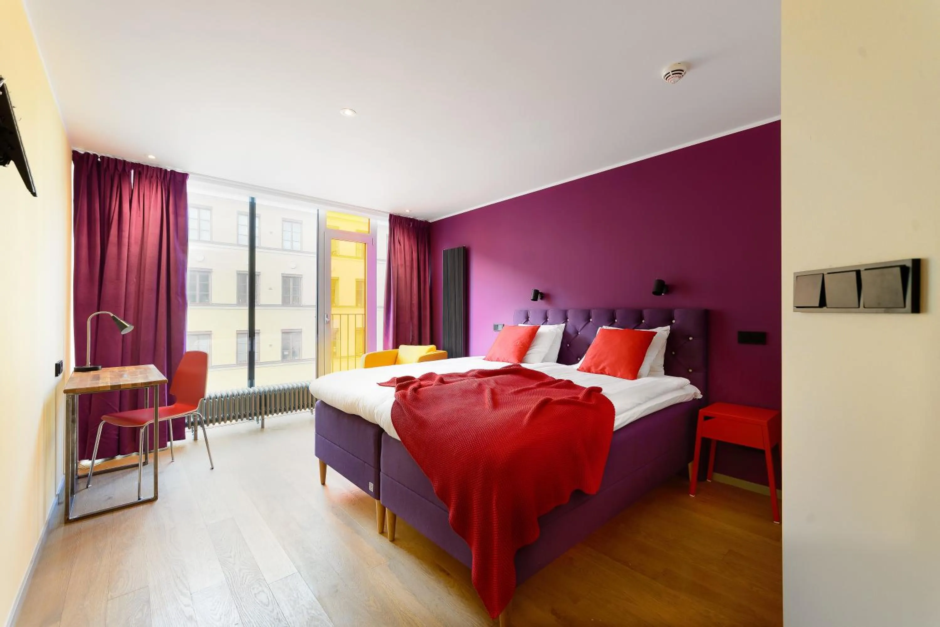 Bedroom, Bed in Hellstens Glashus