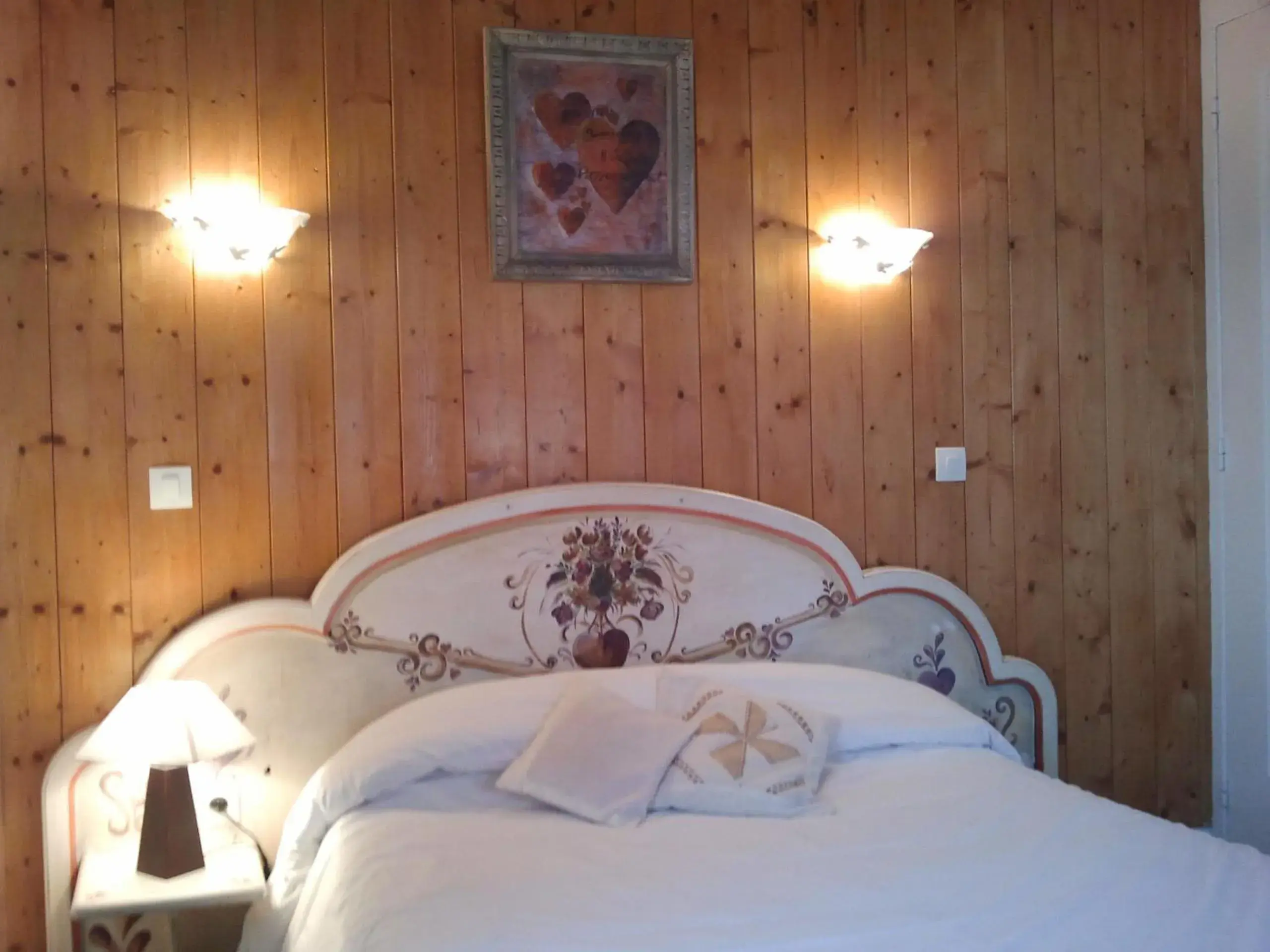 Triple Room in Hôtel La Vallée Triple Room in Hôtel La Vallée