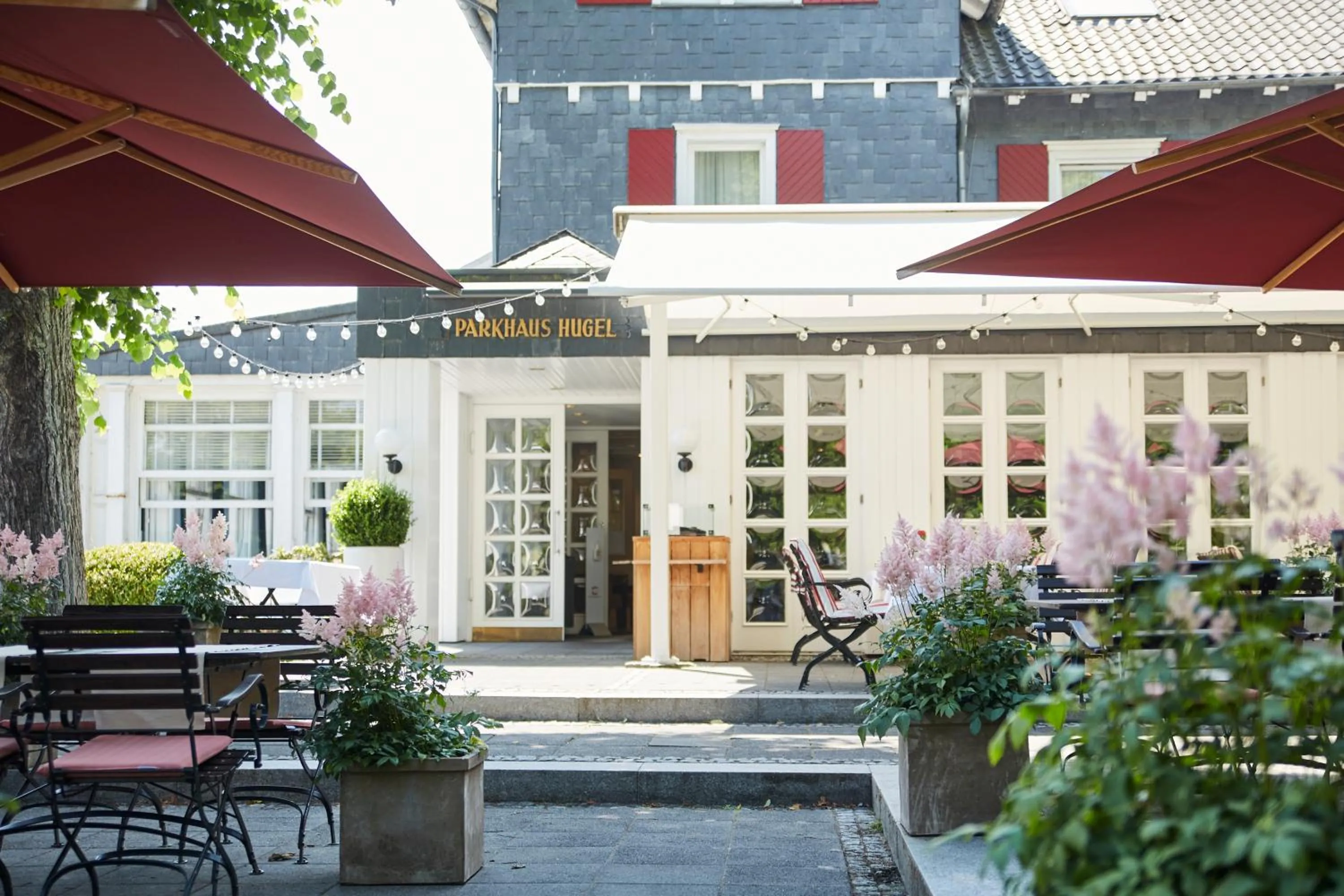 Property building in Parkhaus Hügel