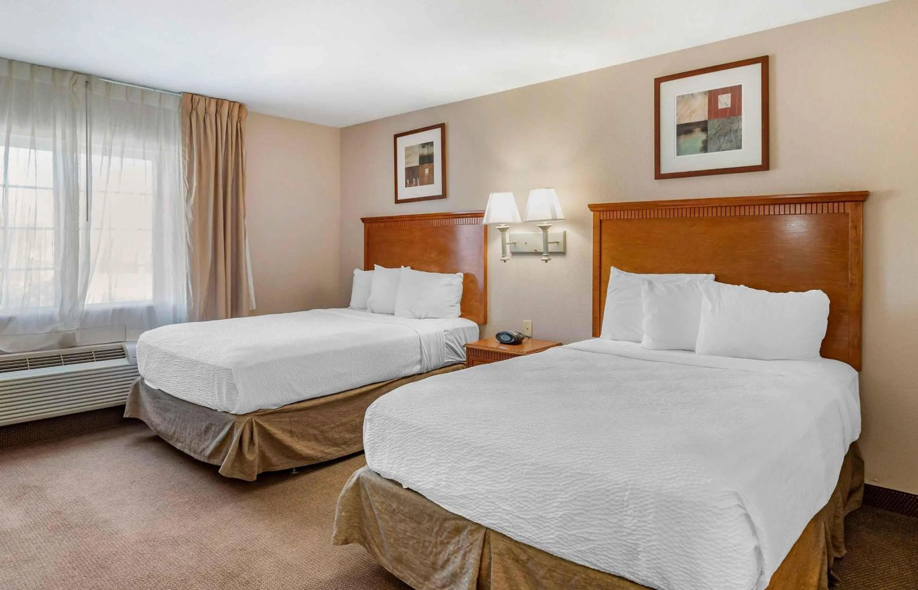 Bedroom, Bed in Extended Stay America Suites - Houston - IAH Airport