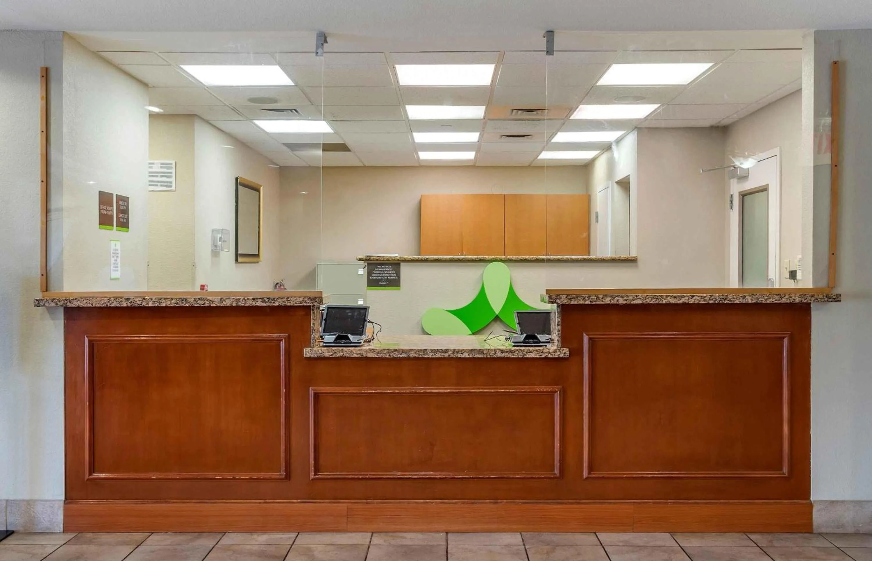 Lobby or reception in Extended Stay America Suites - Houston - IAH Airport